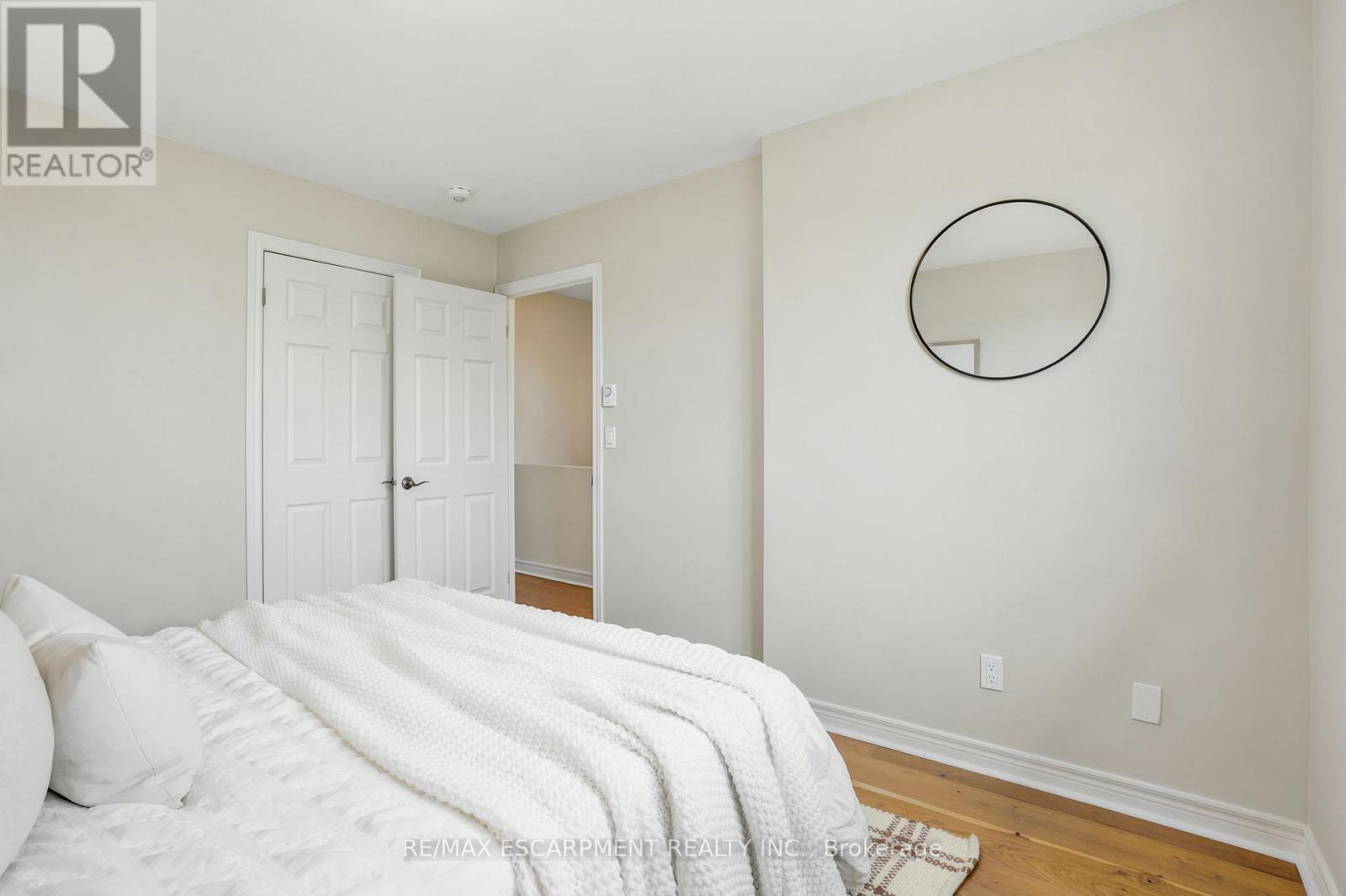 #2 65 MOUNT ALBION ROAD - 30