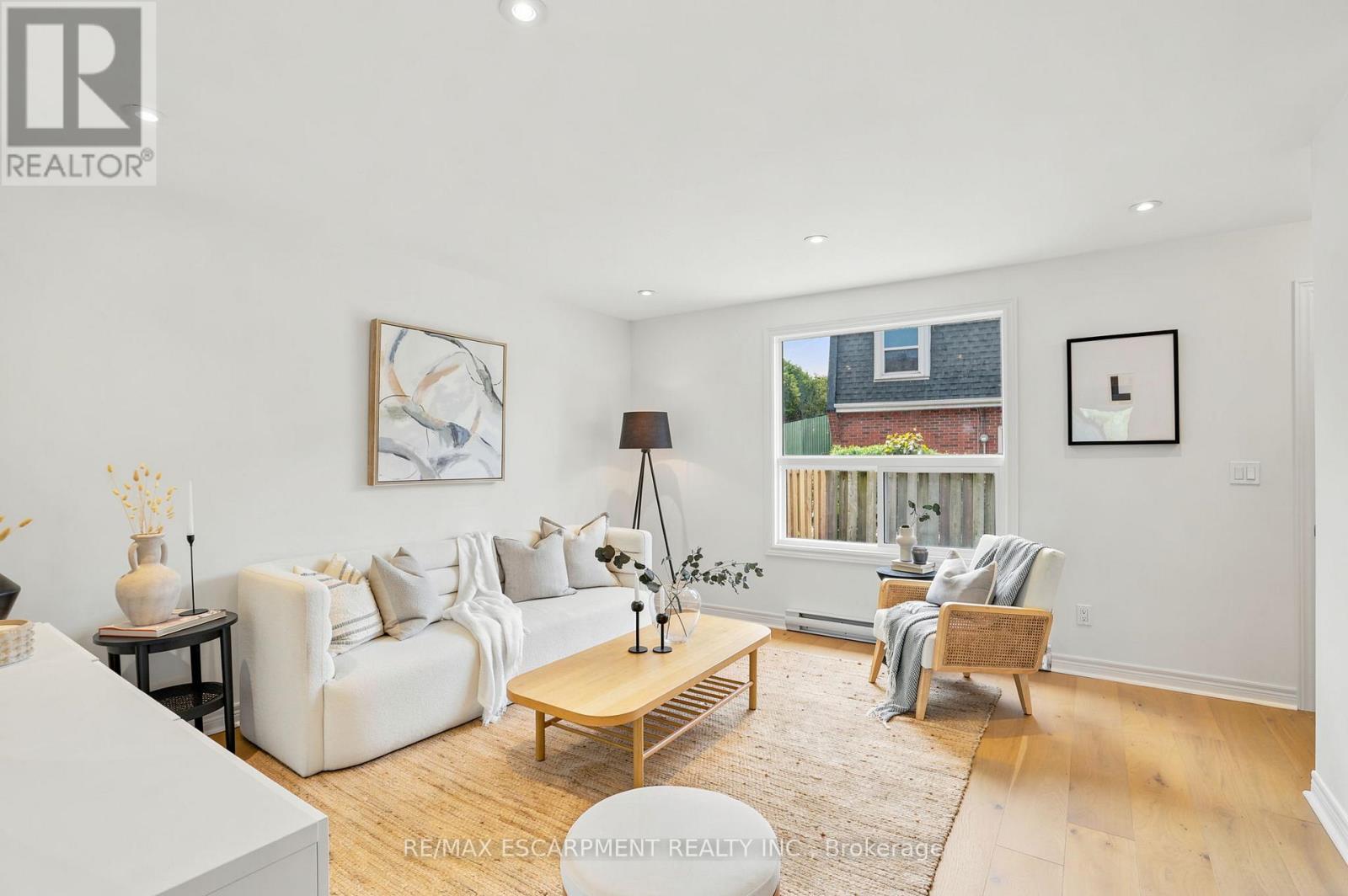 #2 65 MOUNT ALBION ROAD - 21