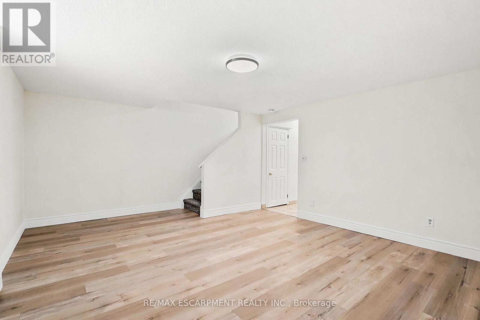 #4 65 MOUNT ALBION ROAD - 26