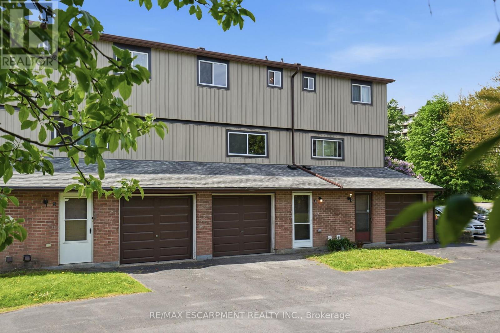 #2 65 MOUNT ALBION ROAD - 2