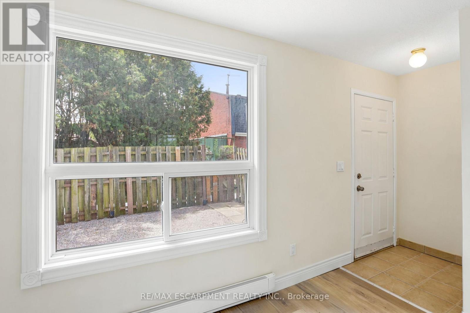 #4 65 MOUNT ALBION ROAD - 4