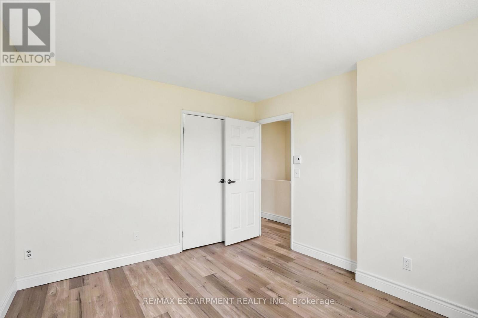 #4 65 MOUNT ALBION ROAD - 17