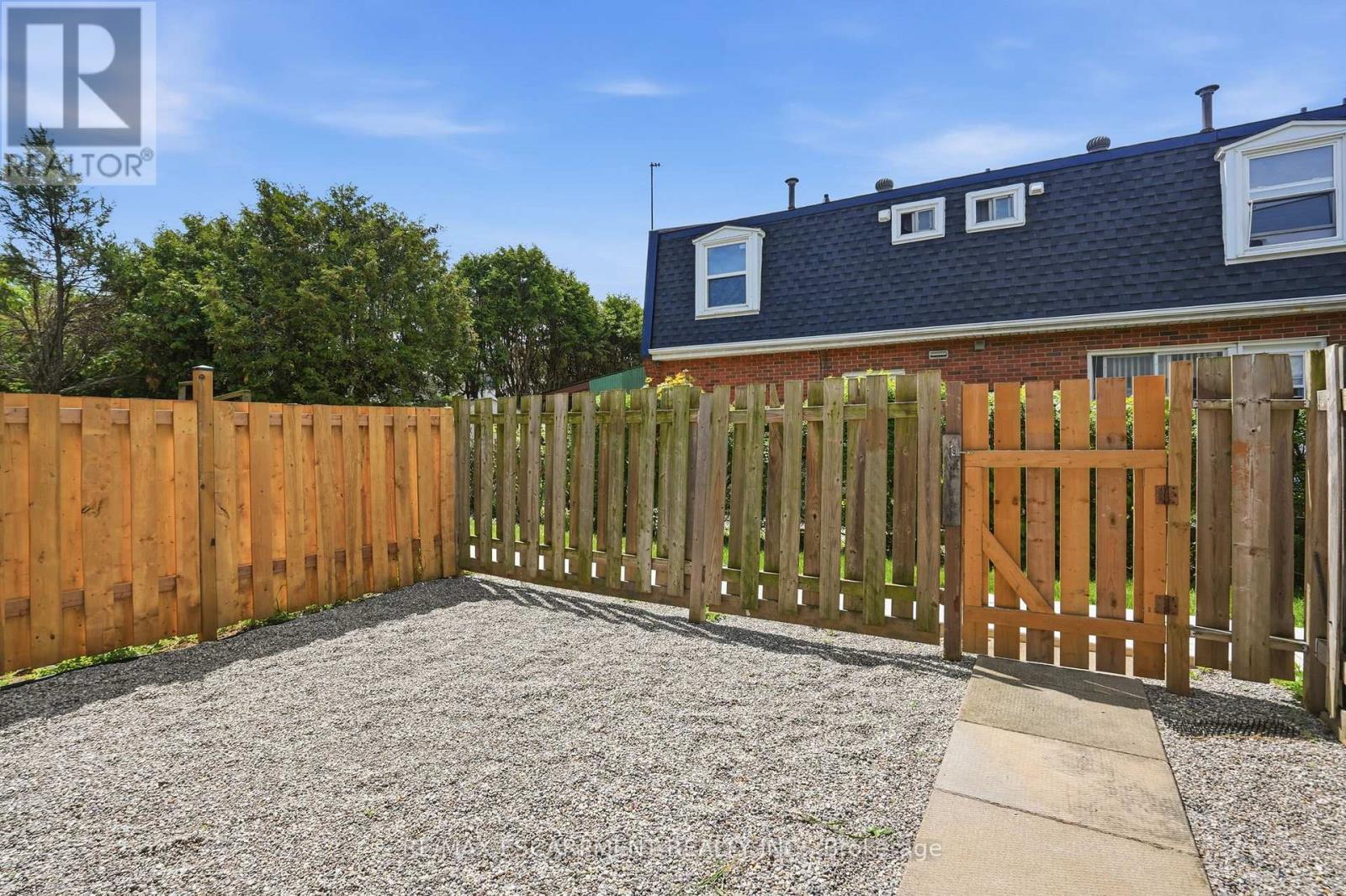 #2 65 MOUNT ALBION ROAD - 41