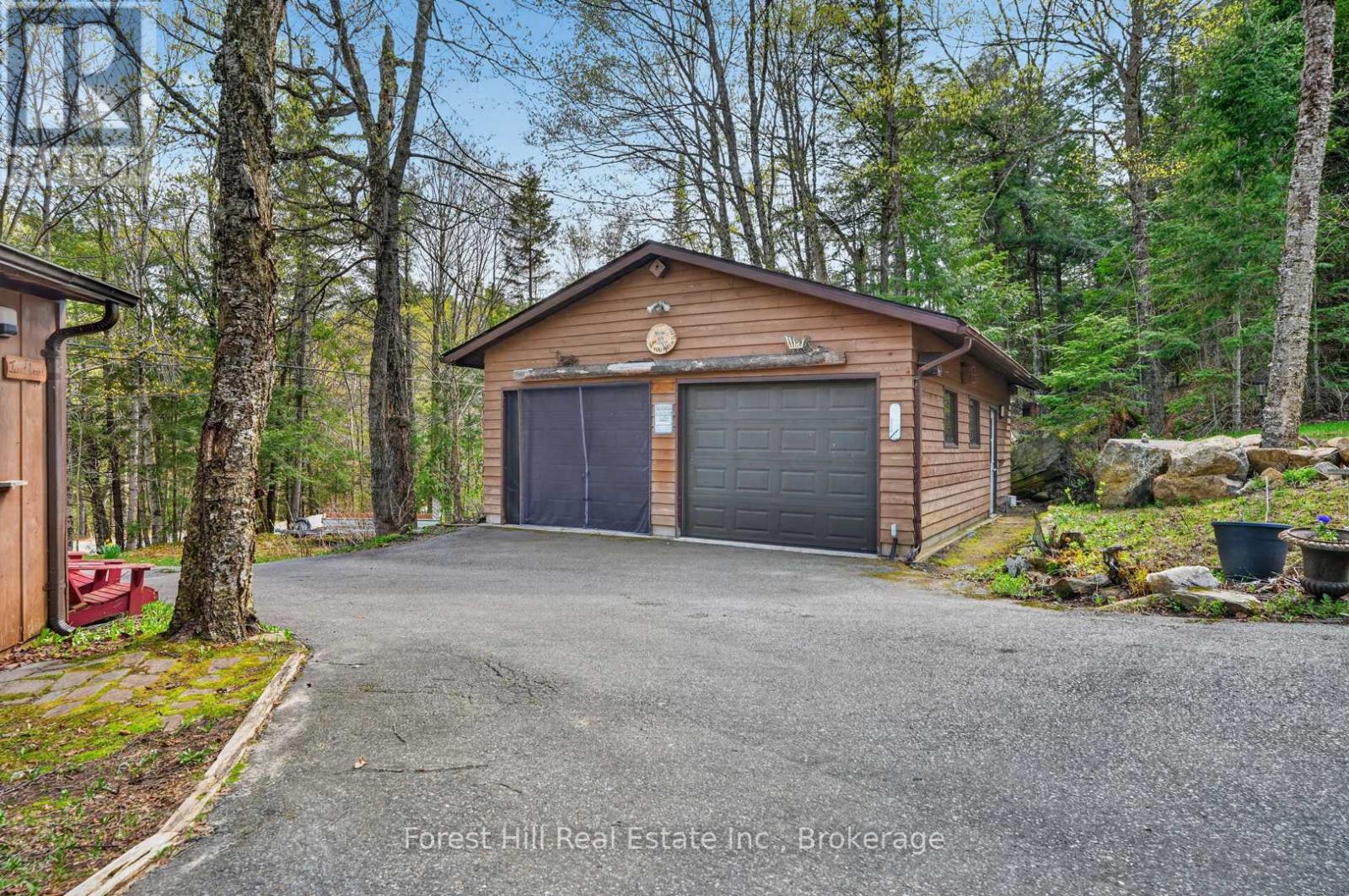 3611 LIVINGSTONE LAKE ROAD - 48