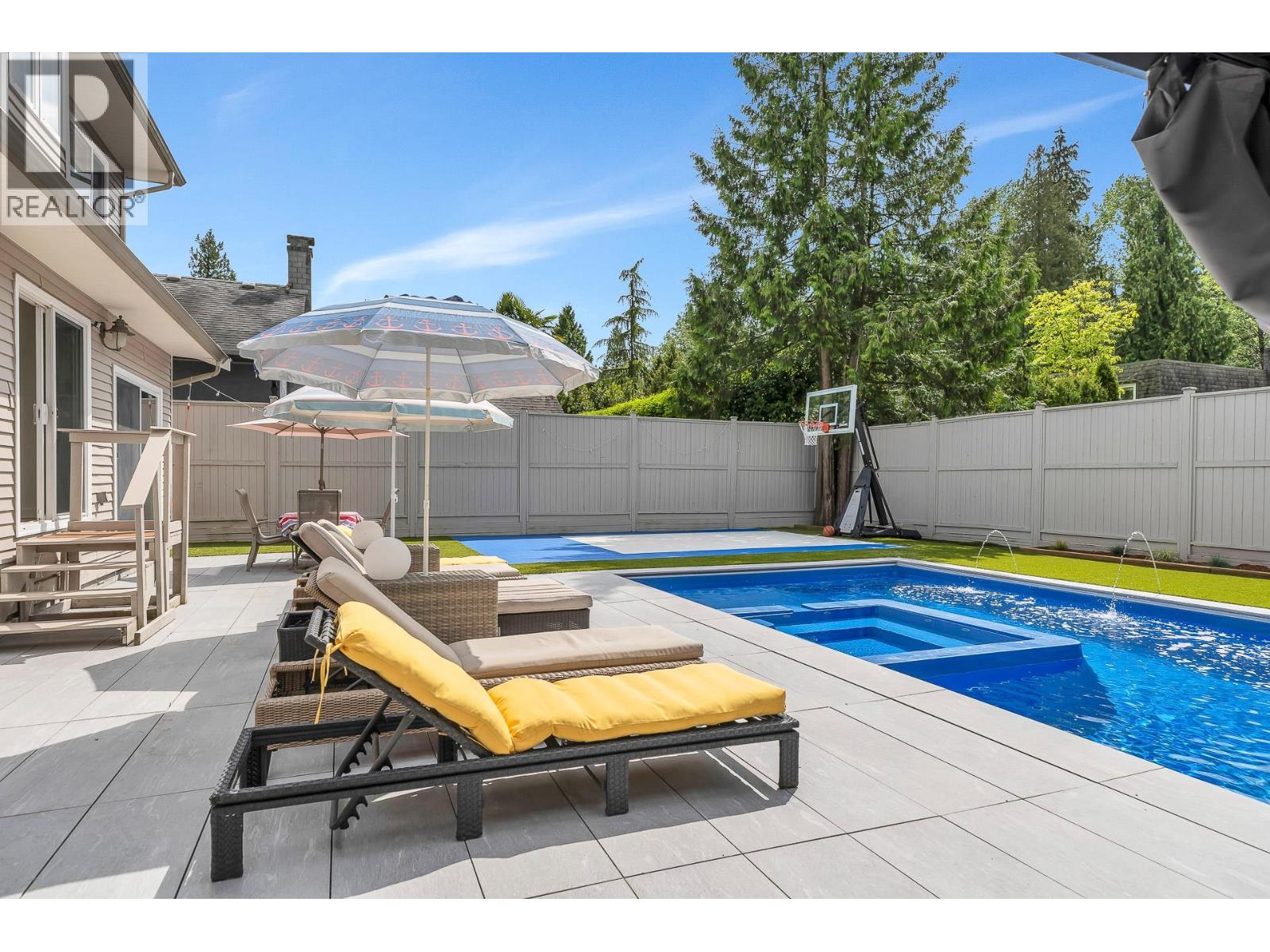 2021 RUFUS DRIVE — photo 2