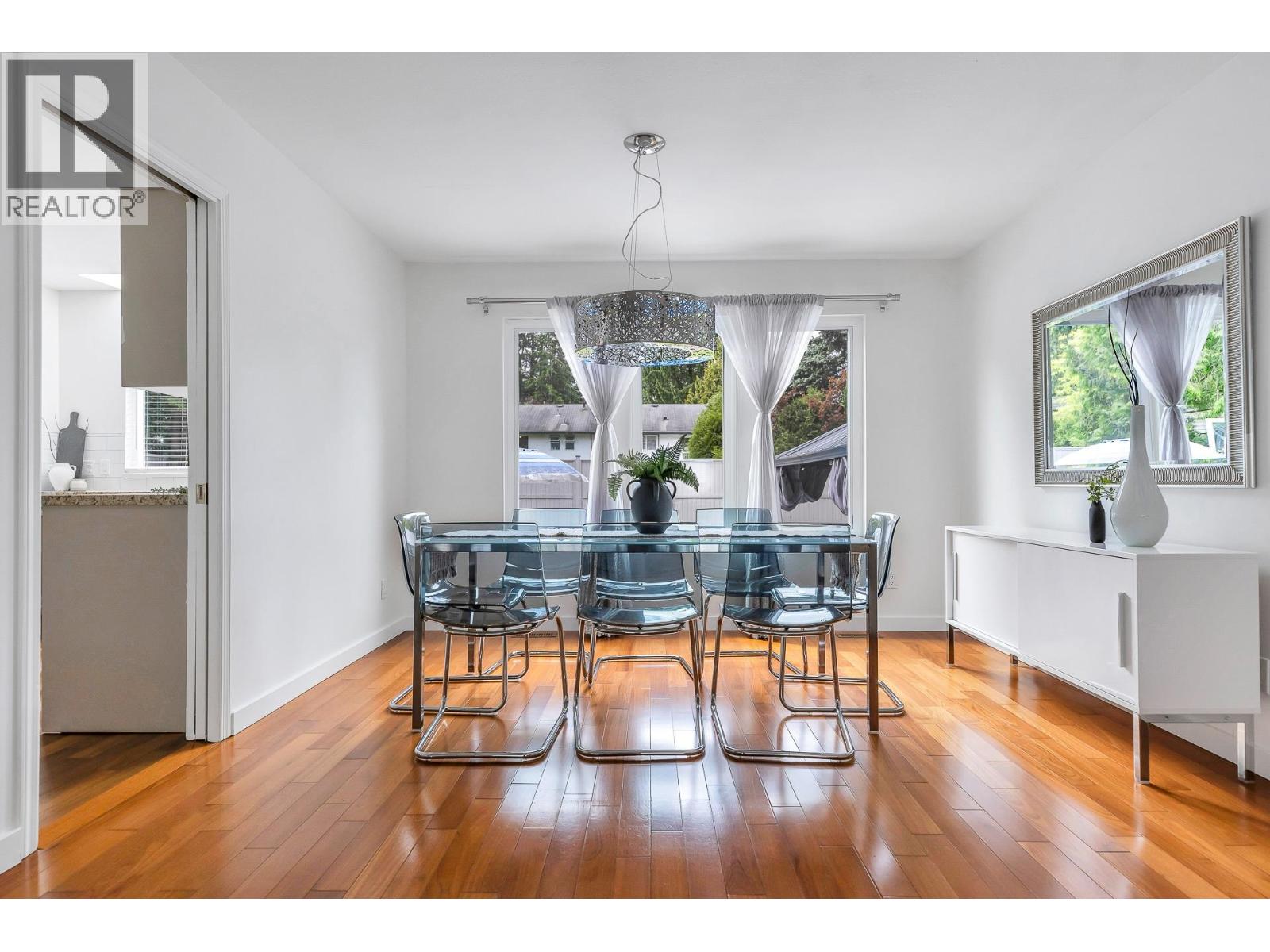 2021 RUFUS DRIVE, North Vancouver