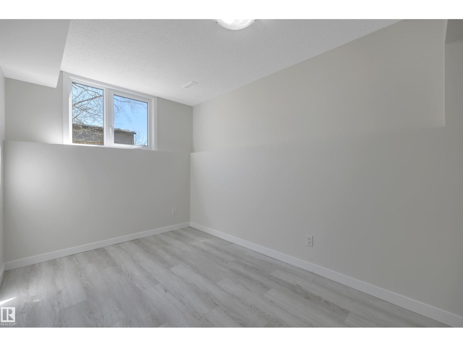 52 PIPESTONE DR — photo 34