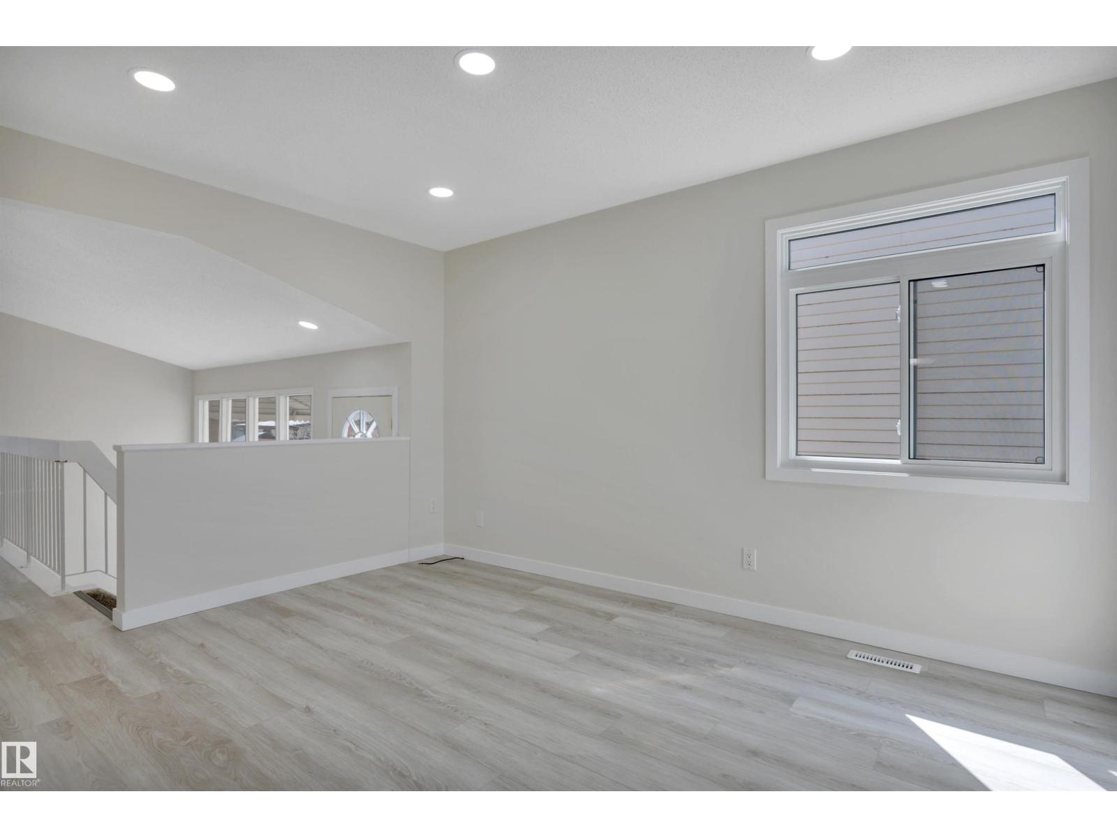 52 PIPESTONE DR — photo 8