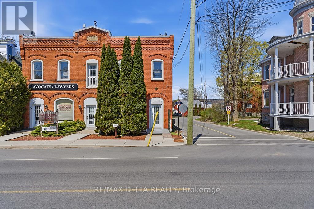 1040-1042 KING STREET - 1