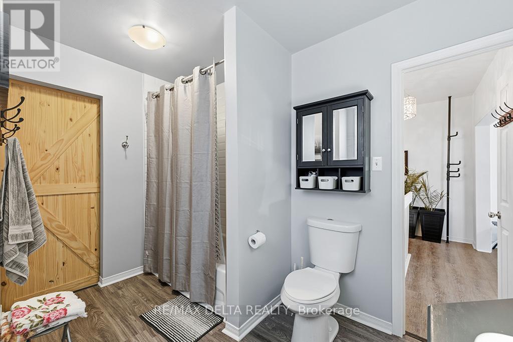 1040-1042 KING STREET - 11