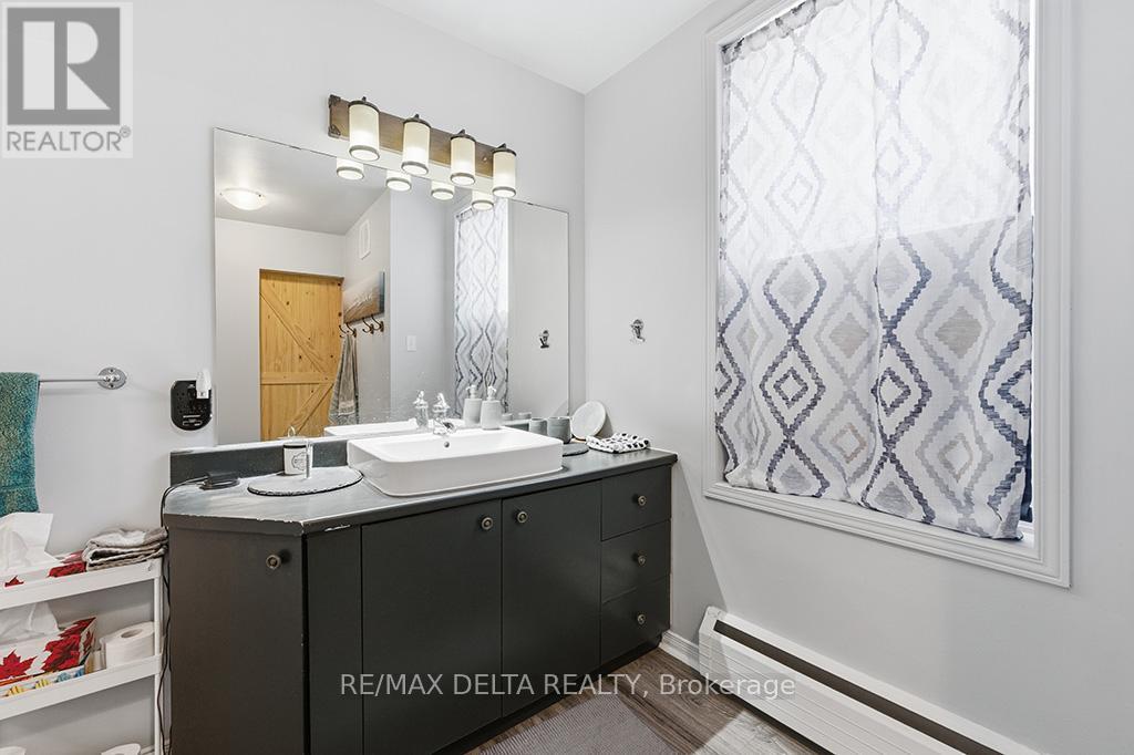 1040-1042 KING STREET - 12