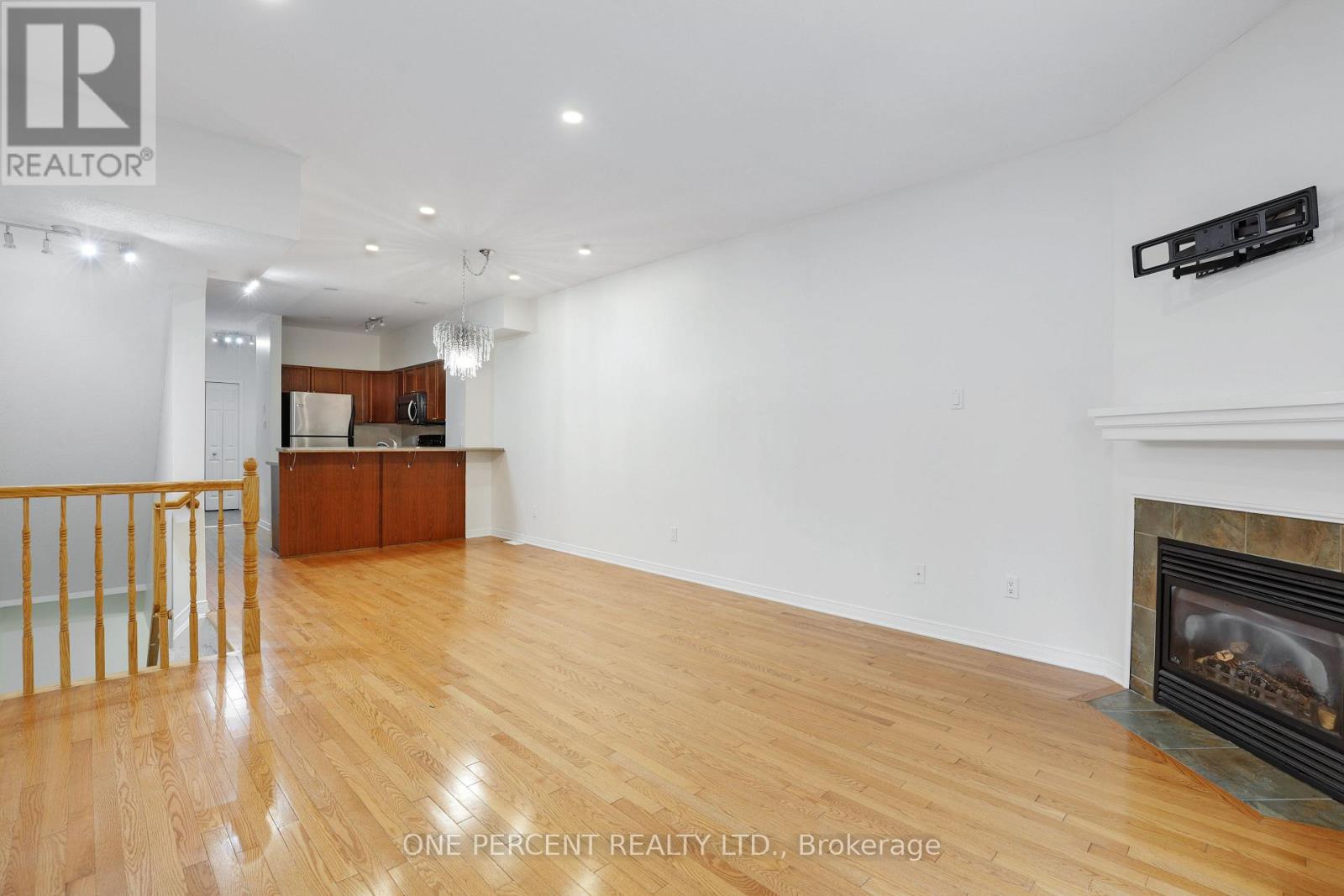 1048 REDTAIL PRIVATE - 15