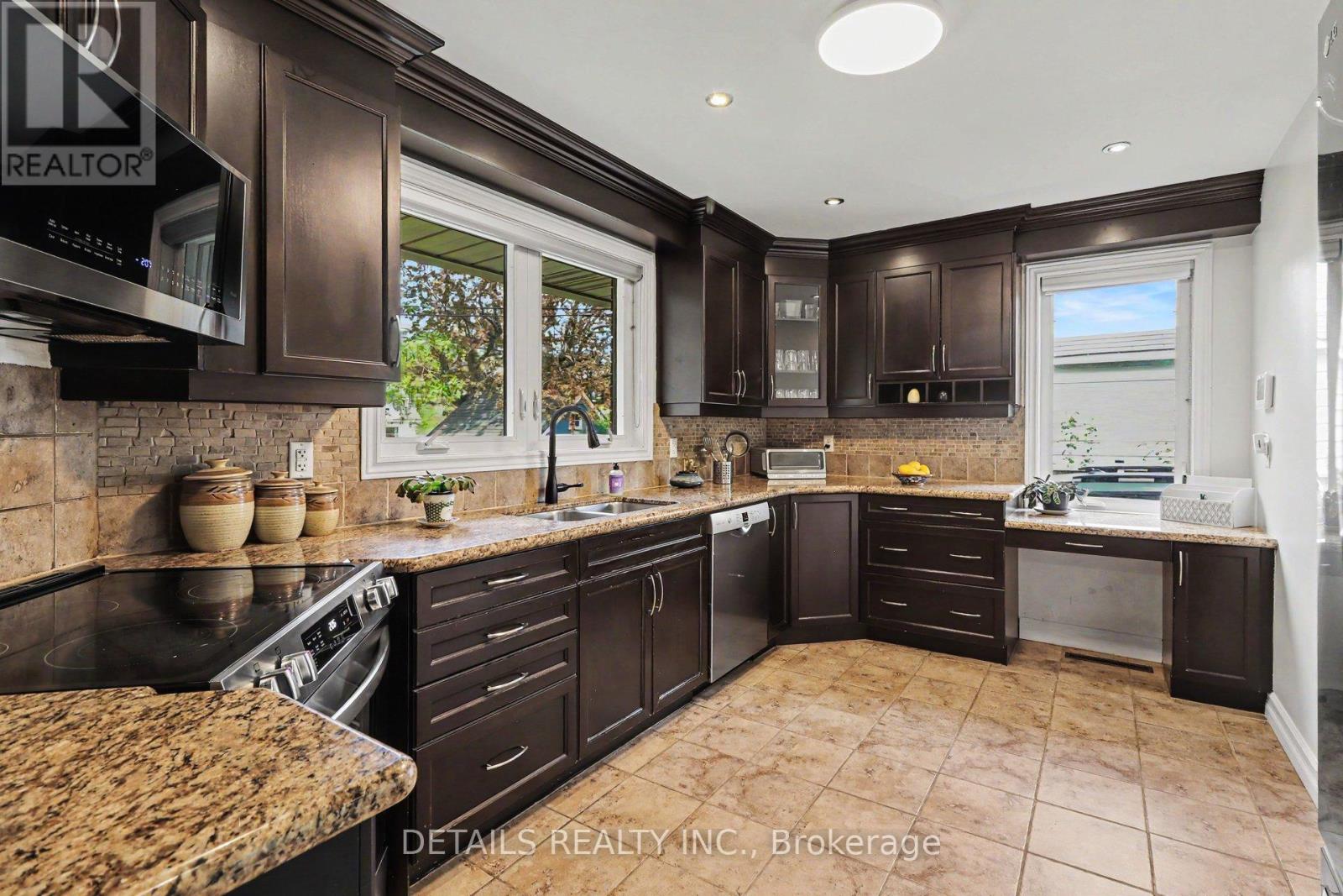 805 SMYTH ROAD - 10