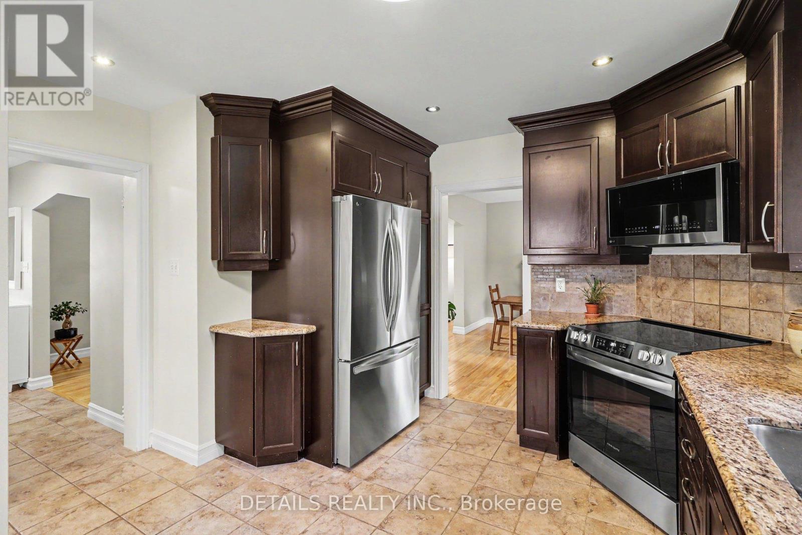 805 SMYTH ROAD - 12