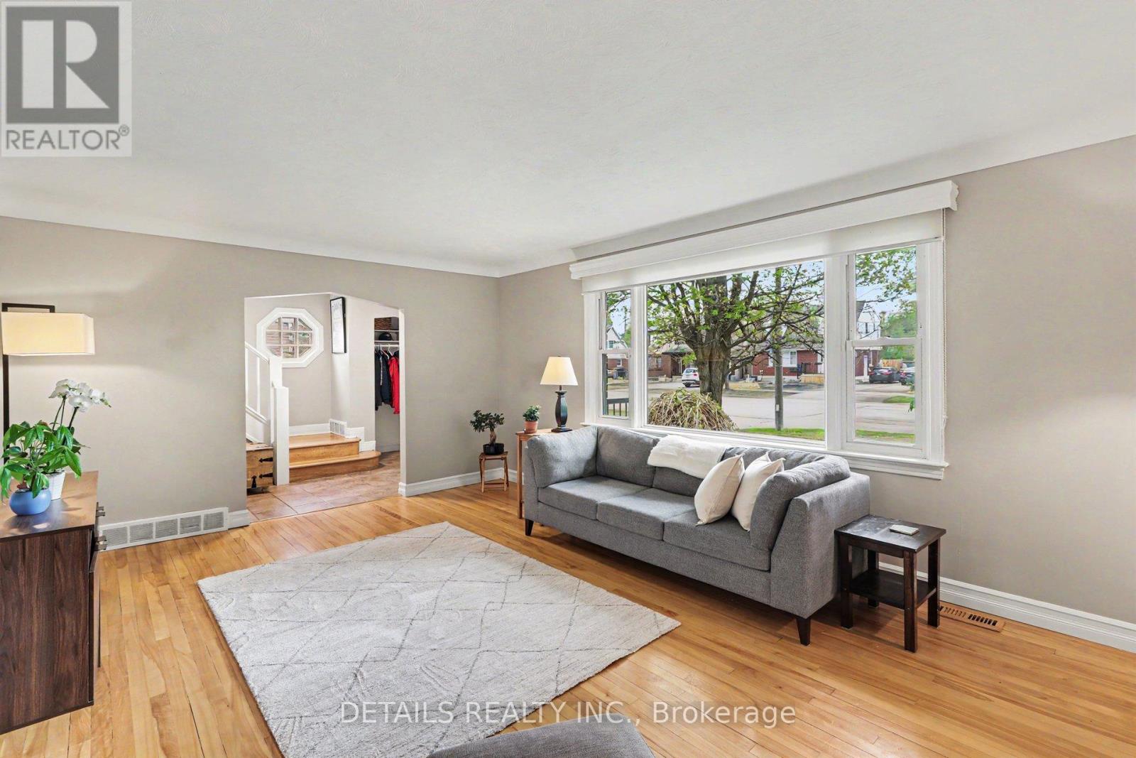 805 SMYTH ROAD - 6