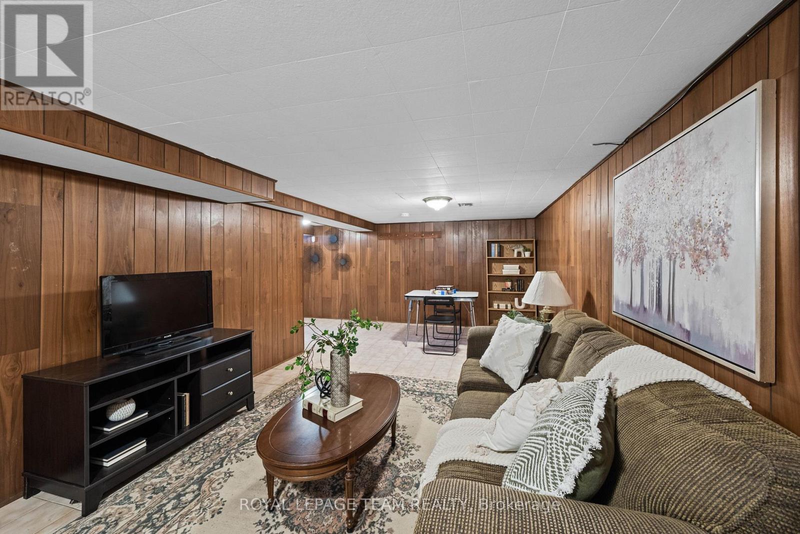 1131 DEER PARK ROAD - 32