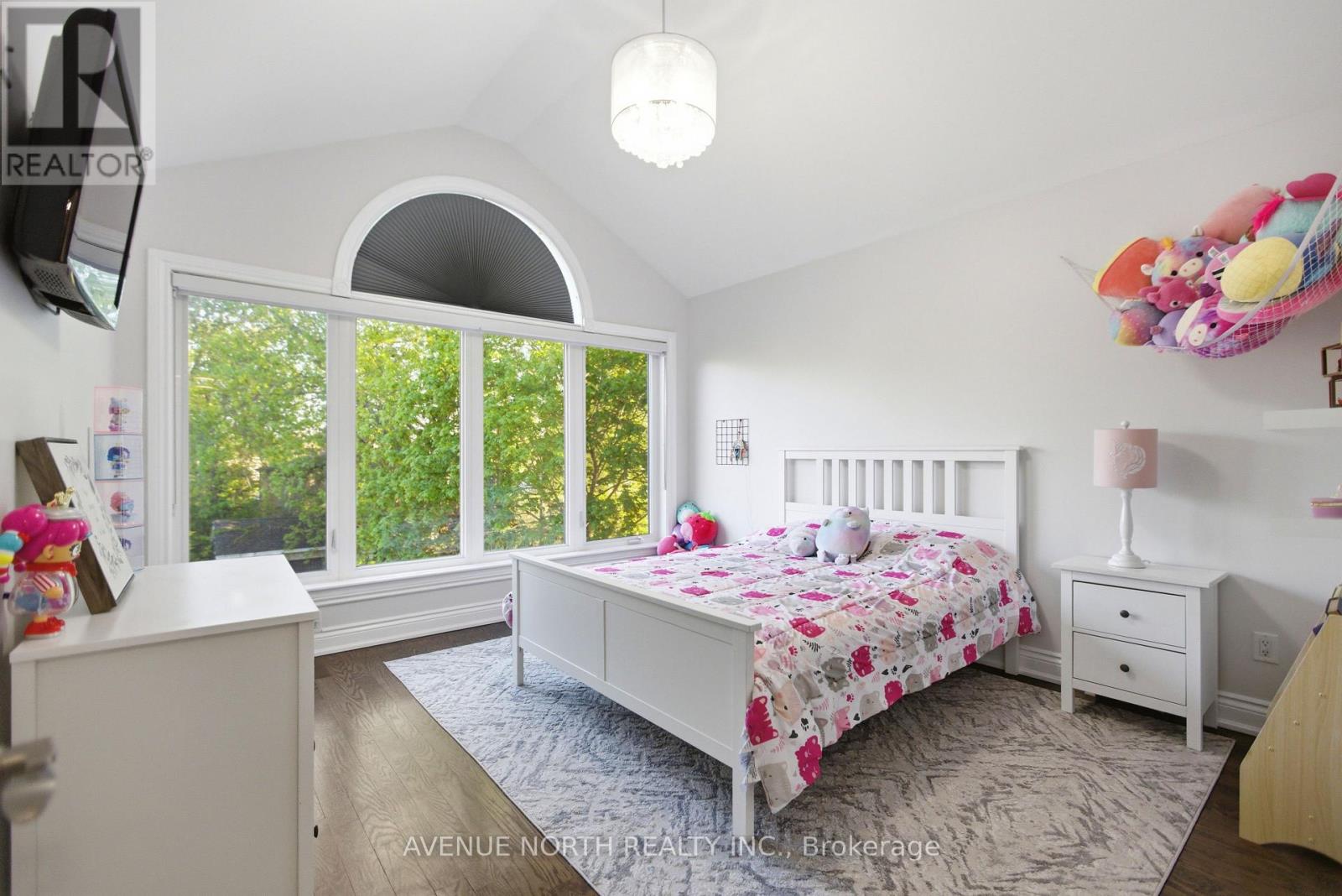 22 KEMP DRIVE - 30
