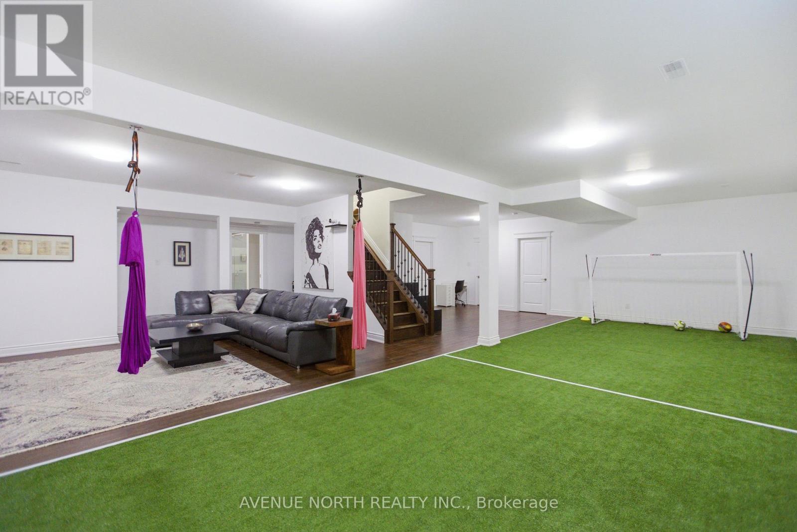 22 KEMP DRIVE - 39