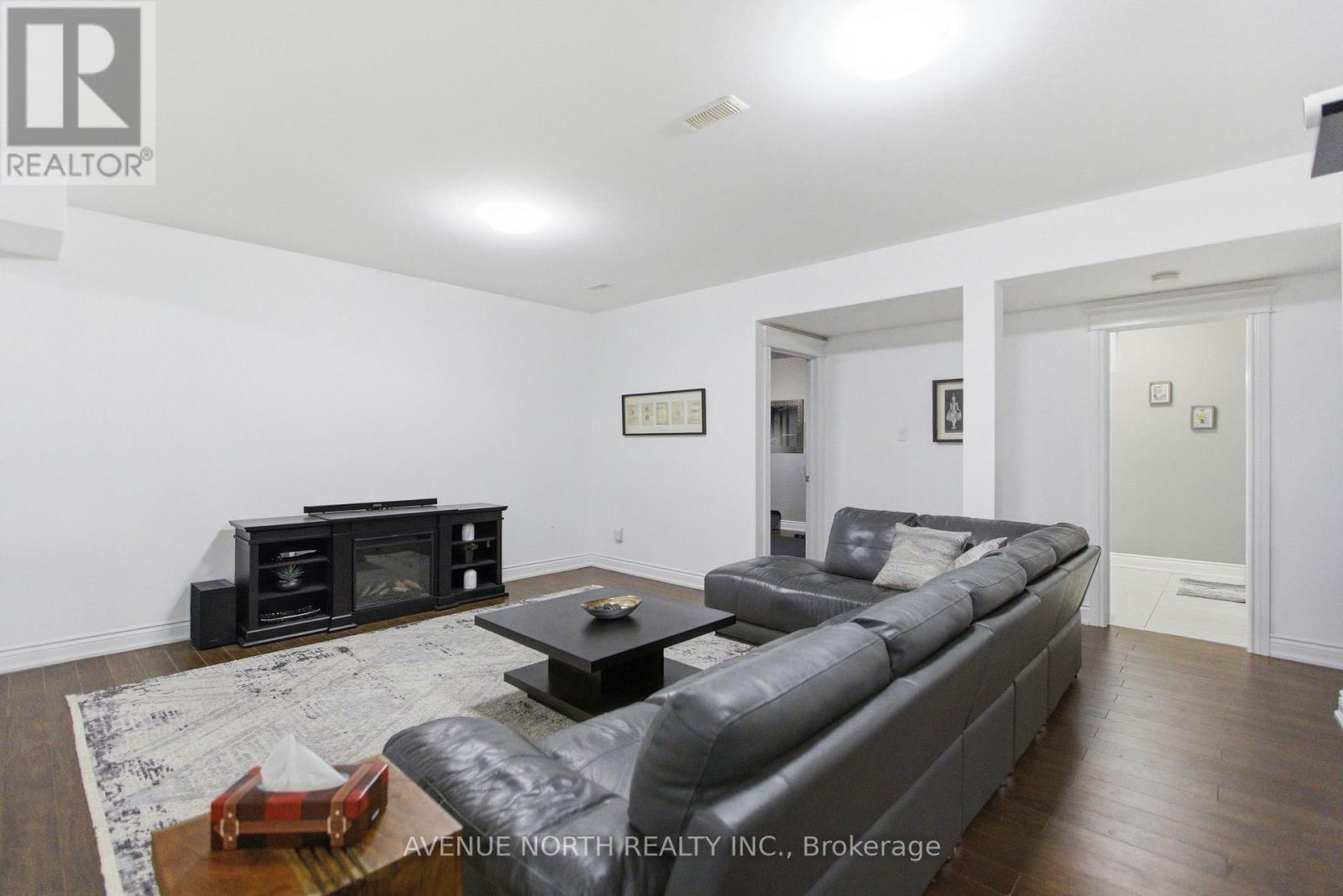 22 KEMP DRIVE - 40