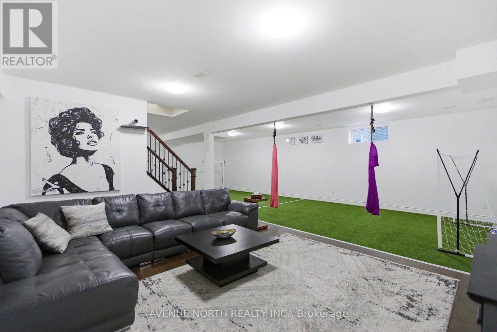22 KEMP DRIVE - 41