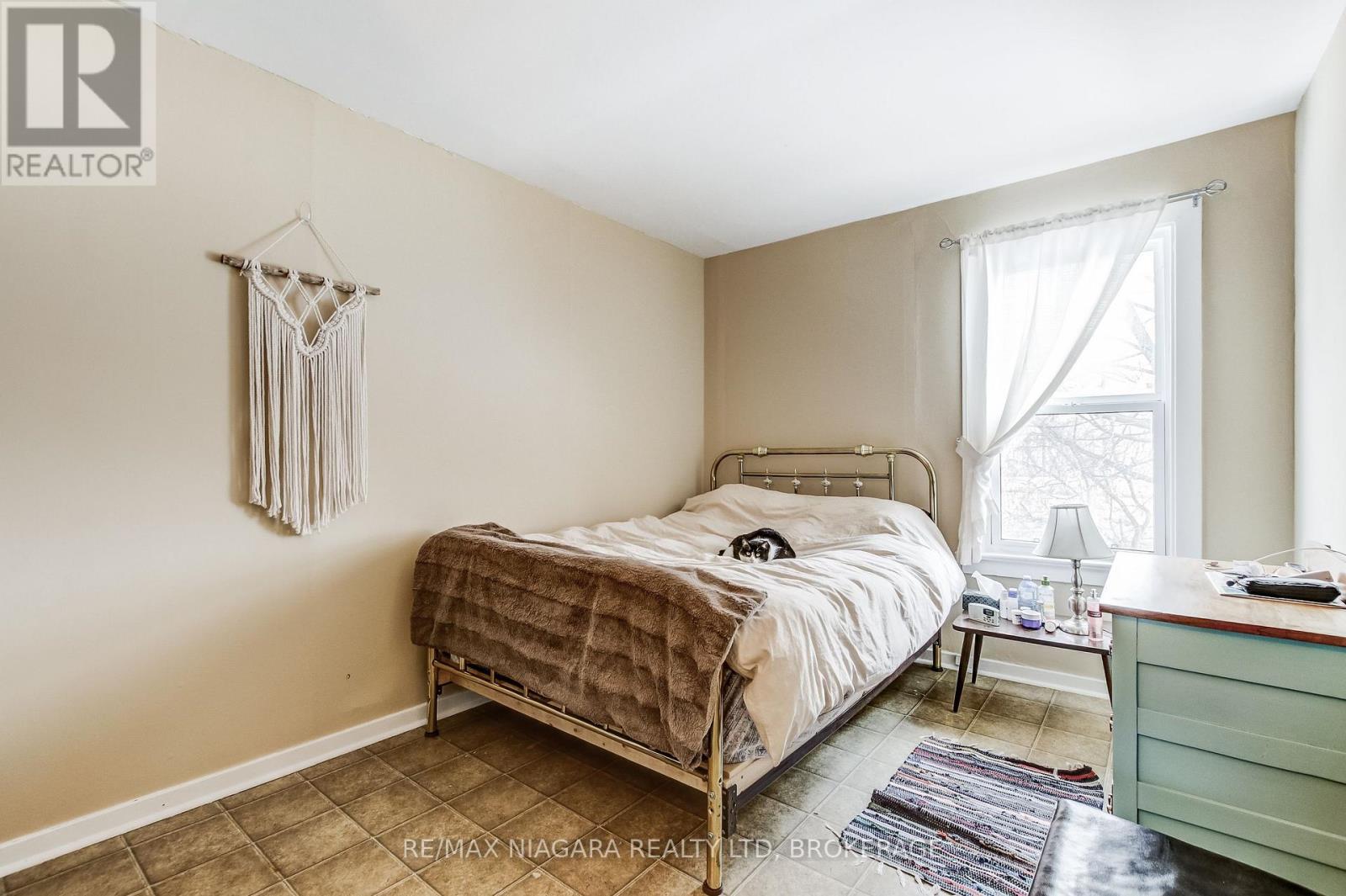 8 CATHARINE STREET - 13