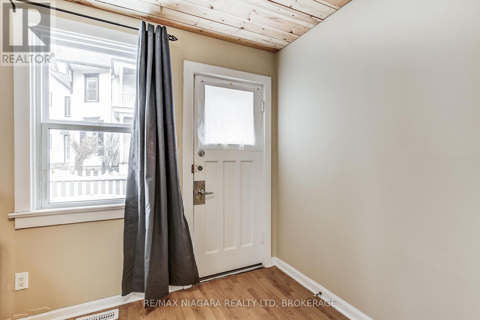 8 CATHARINE STREET - 18