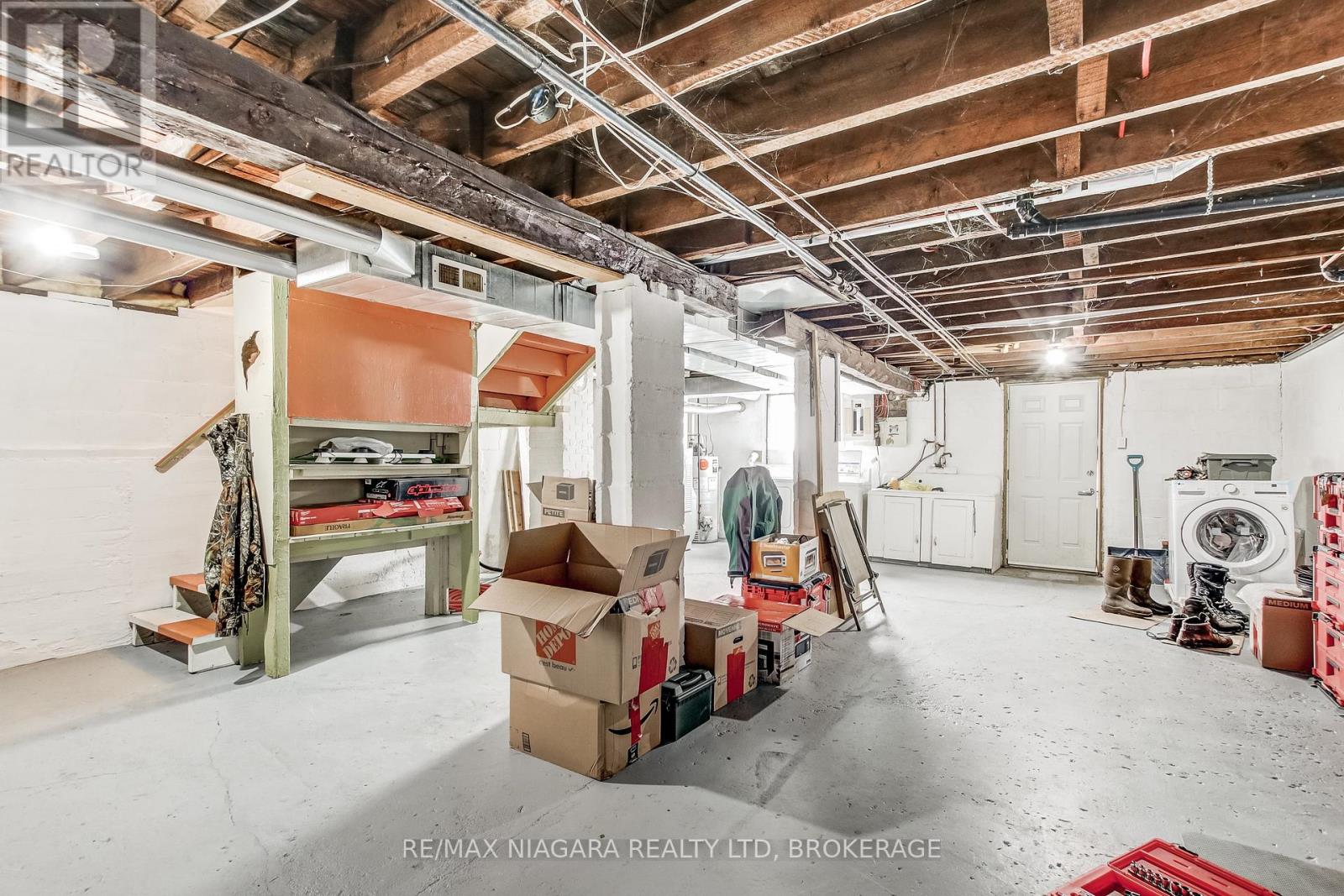 8 CATHARINE STREET - 32
