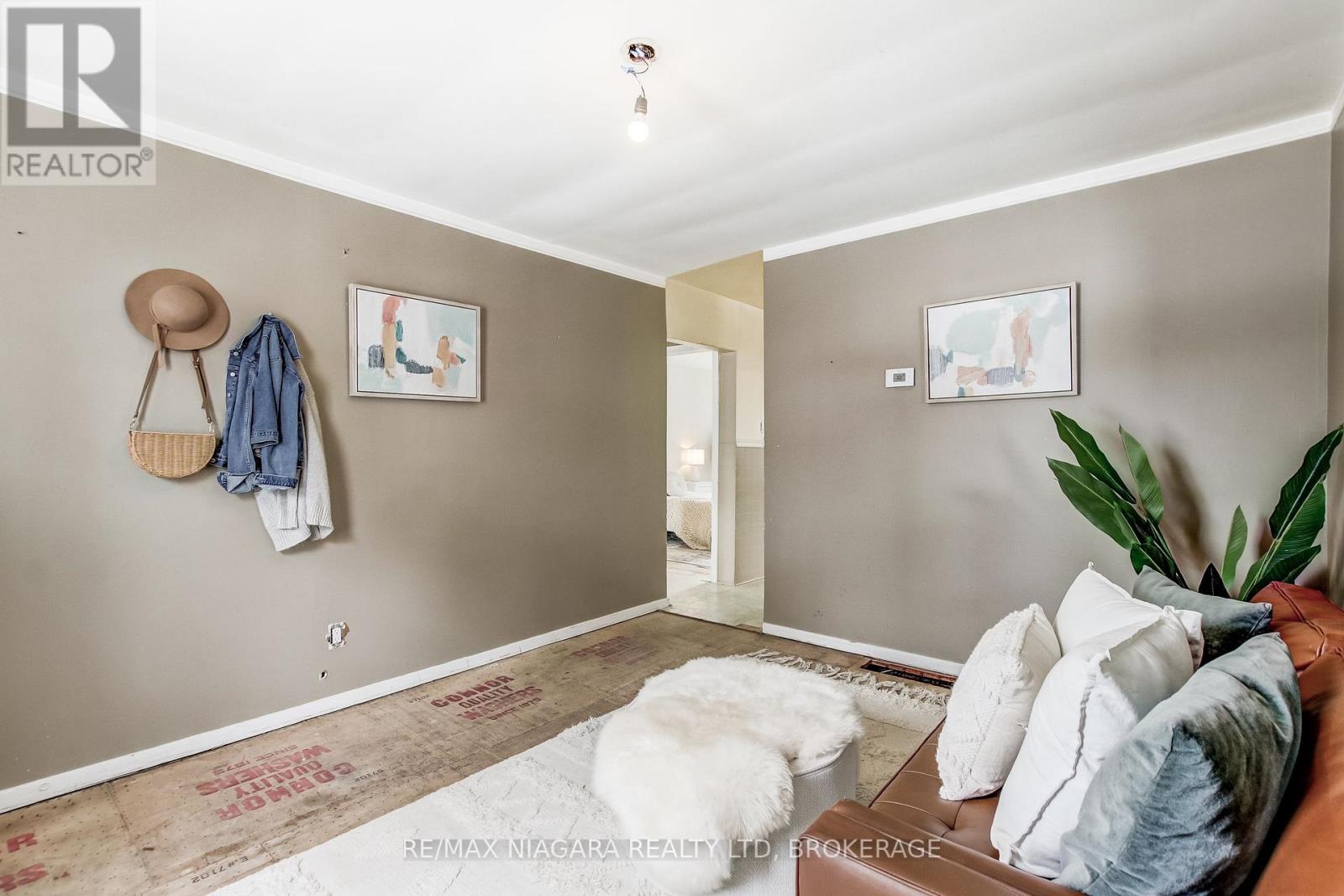 8 CATHARINE STREET - 37