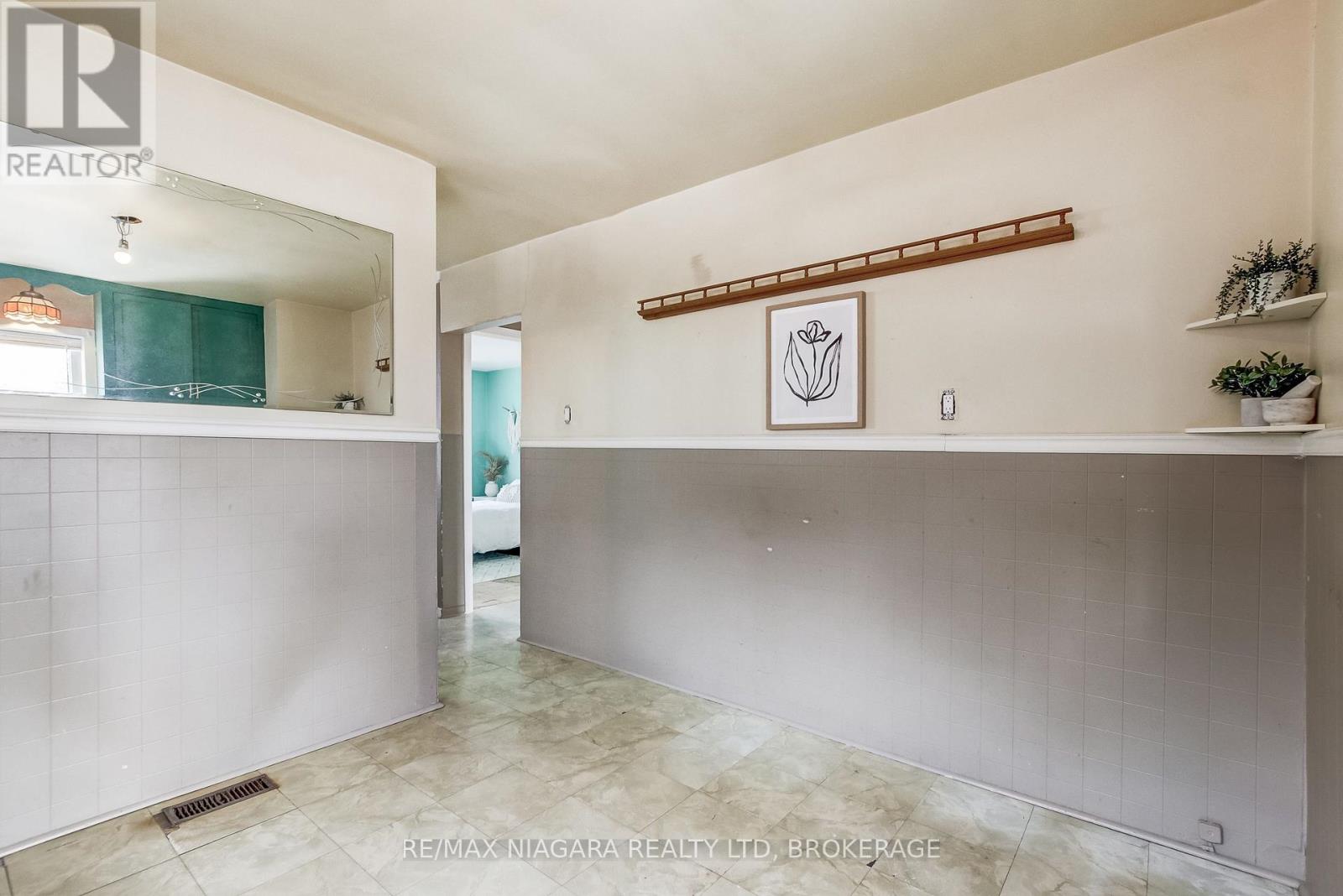 8 CATHARINE STREET - 42