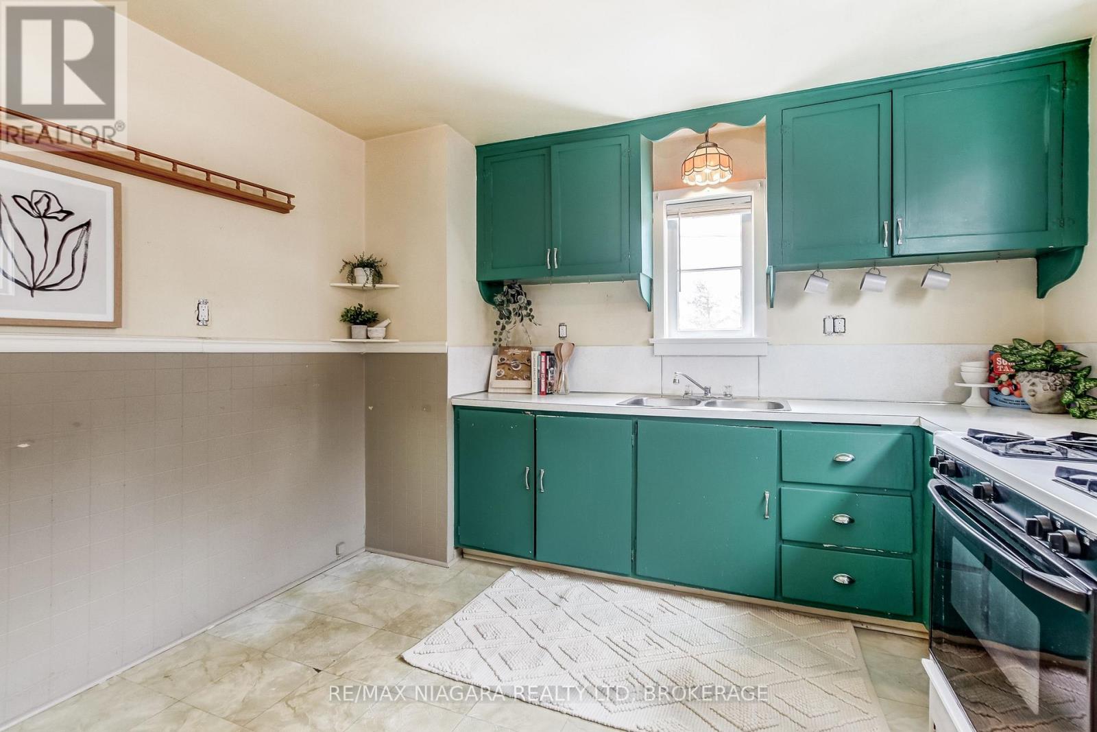 8 CATHARINE STREET - 44