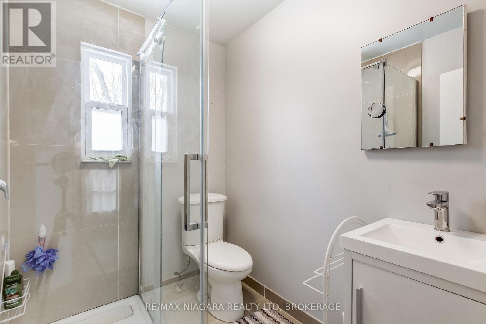 8 CATHARINE STREET - 7