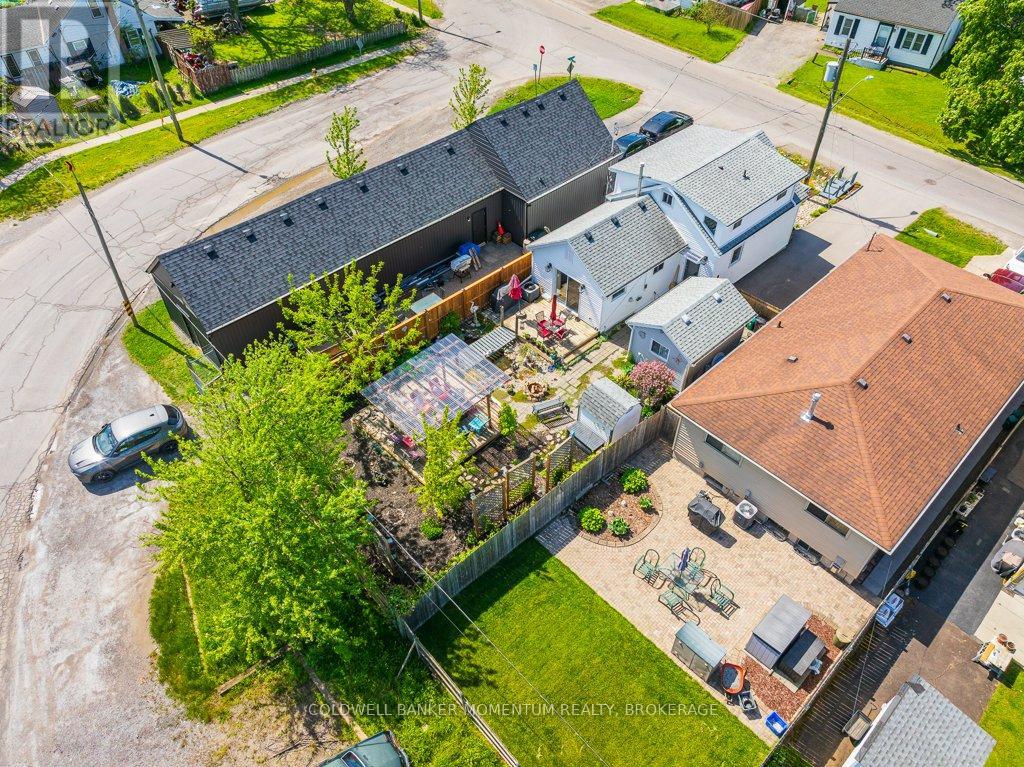 61 ROSEDALE AVENUE - 28