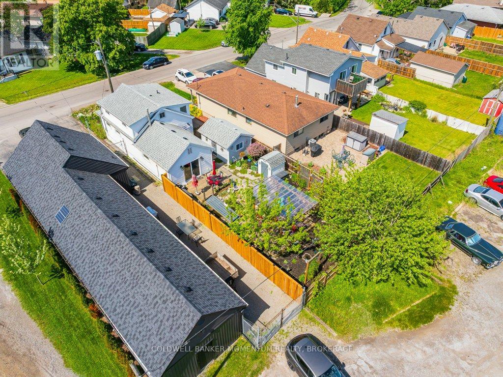 61 ROSEDALE AVENUE - 30