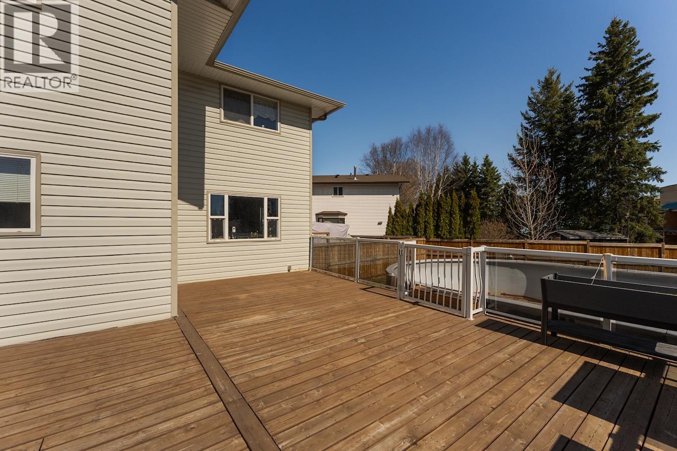 3022 CHRISTOPHER CRESCENT - 38