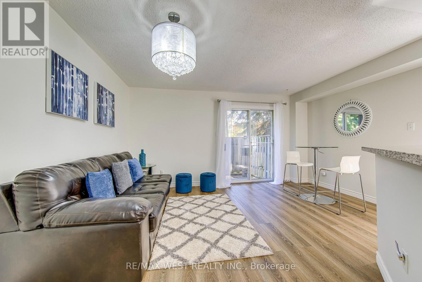 #153 99 BRISTOL ROAD E - 13