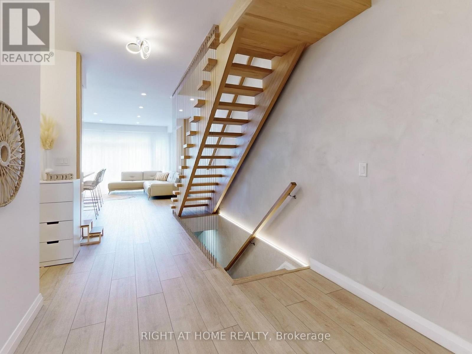 #30 35 MIDHURST HEIGHTS - 7