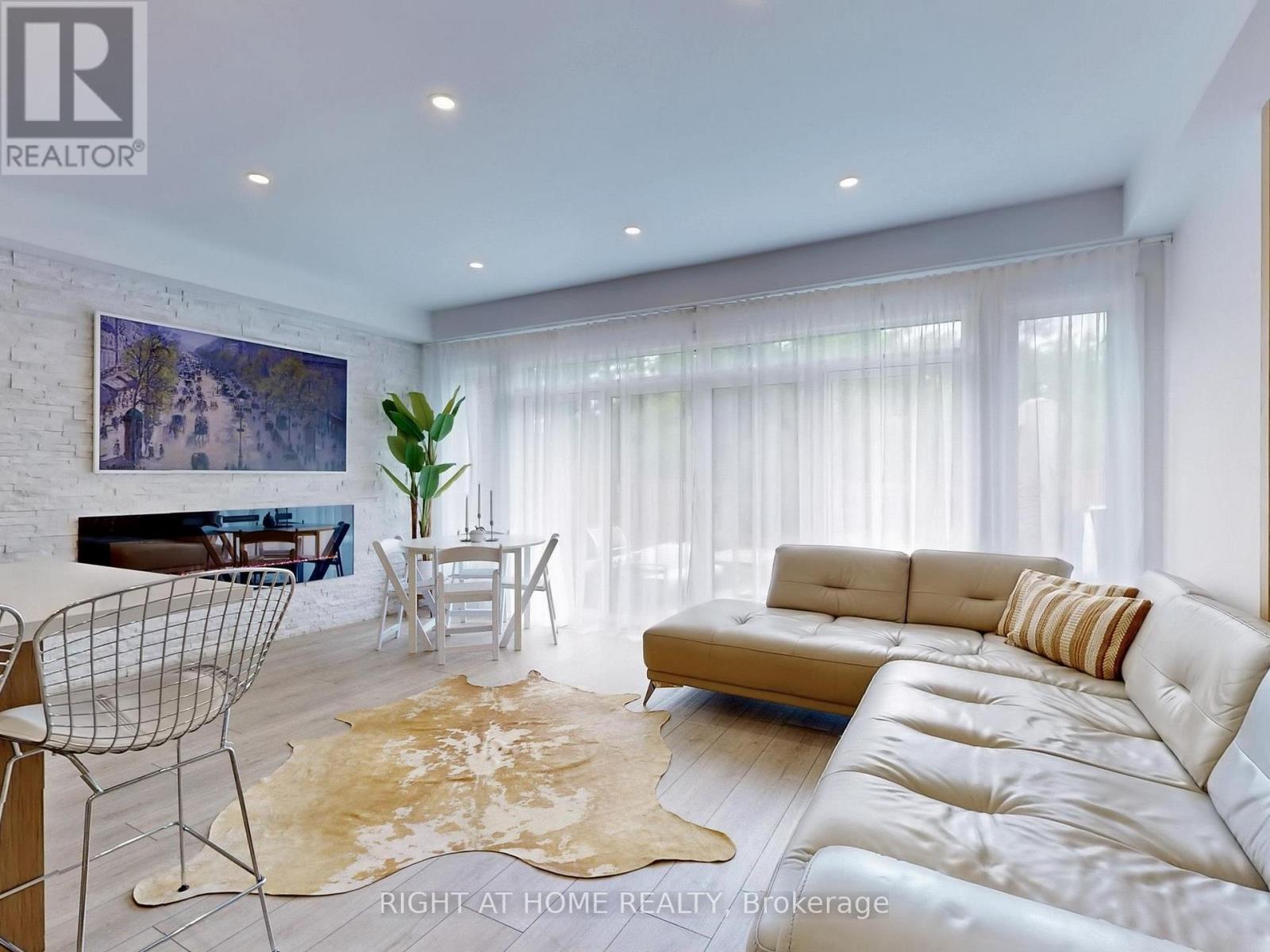 #30 35 MIDHURST HEIGHTS - 17
