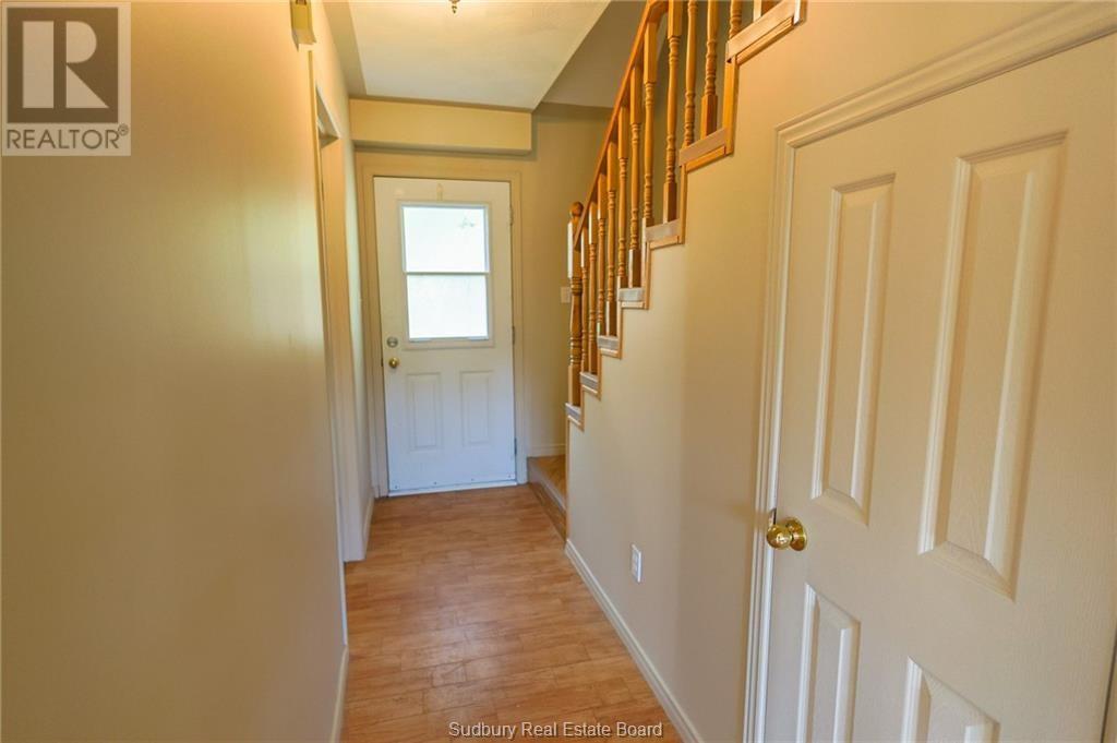 4979 Nickel Offset Road - Image 19