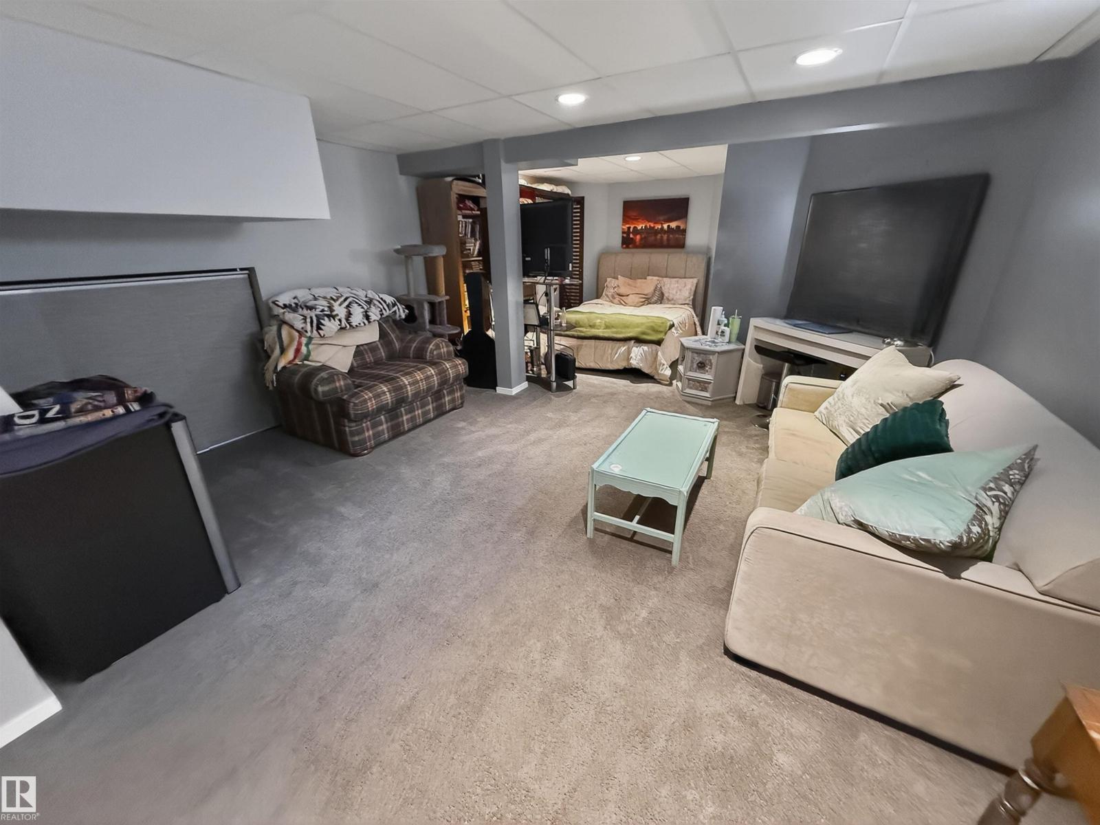 11 LACOMBE DR - 31