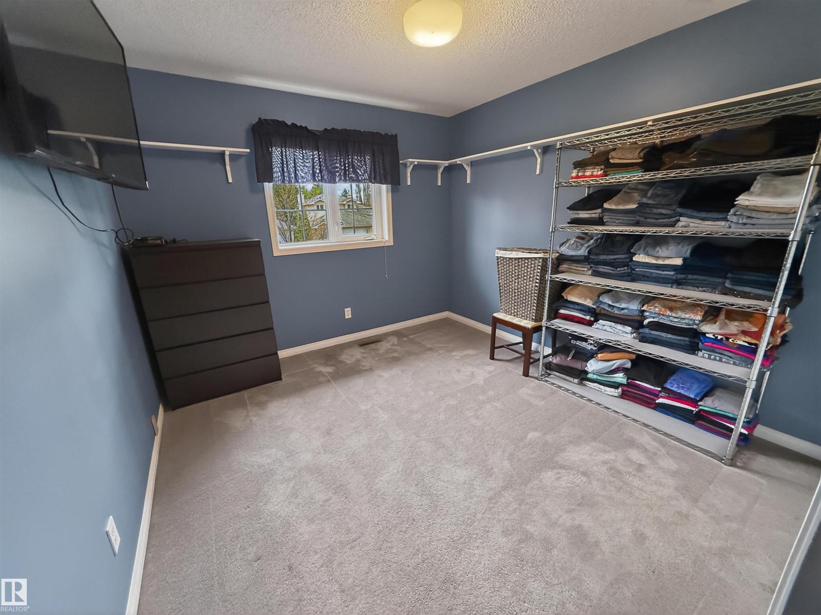 11 LACOMBE DR - 24