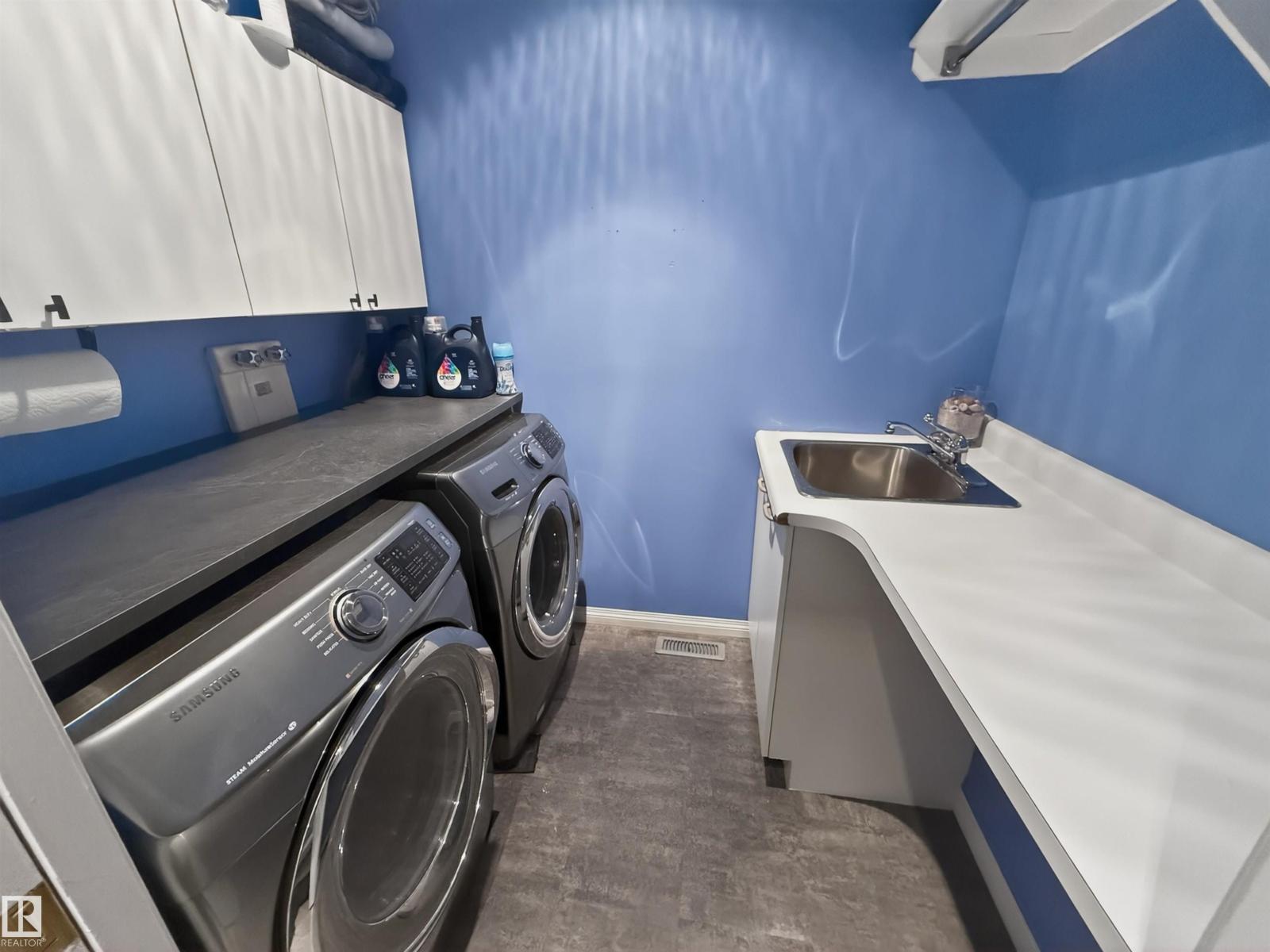 11 LACOMBE DR - 21
