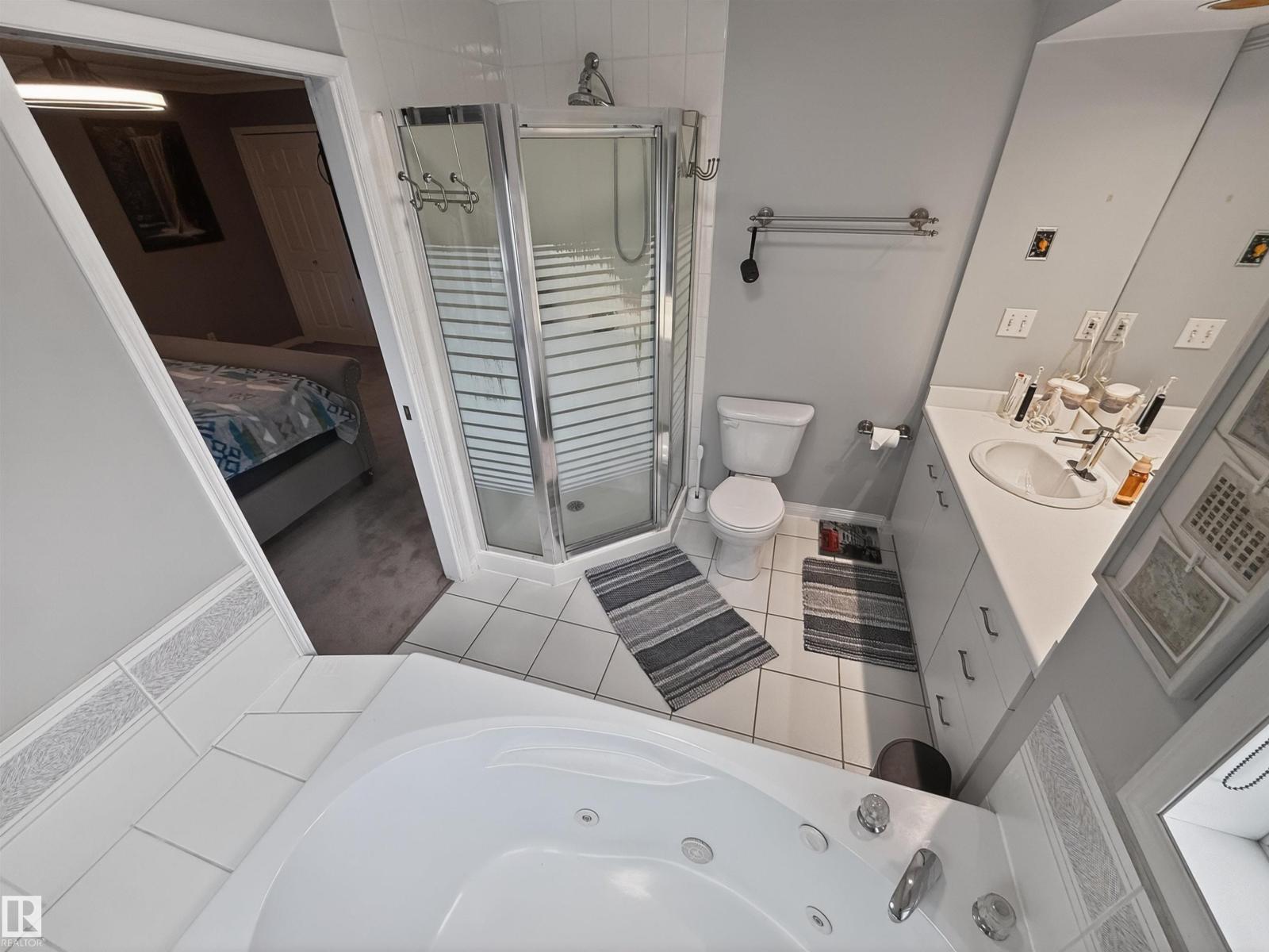 11 LACOMBE DR - 29