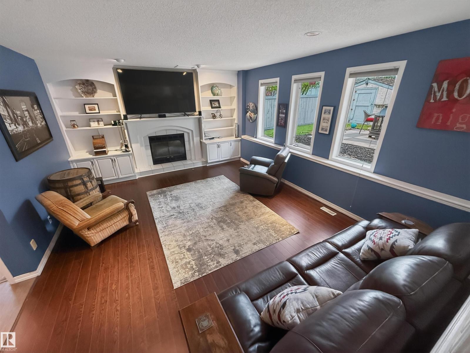 11 LACOMBE DR - 4