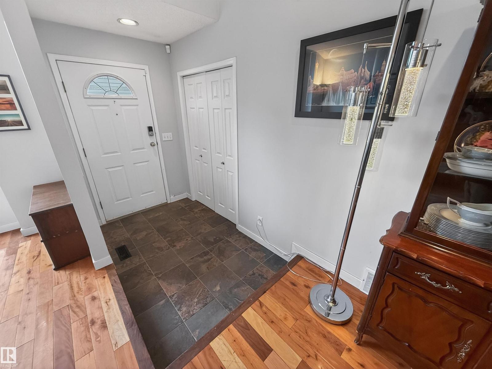11 LACOMBE DR - 8