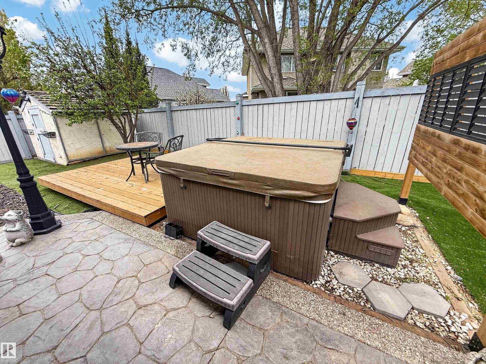 11 LACOMBE DR - 45