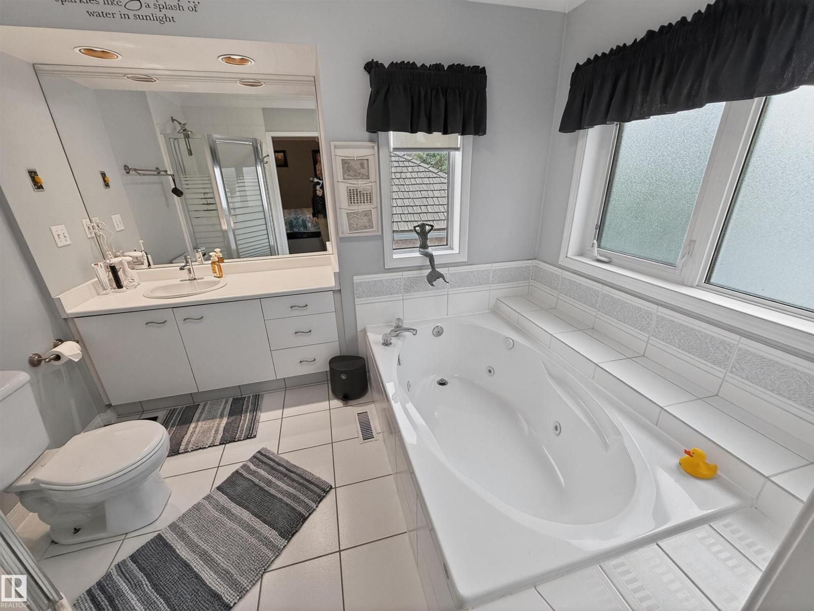 11 LACOMBE DR - 30