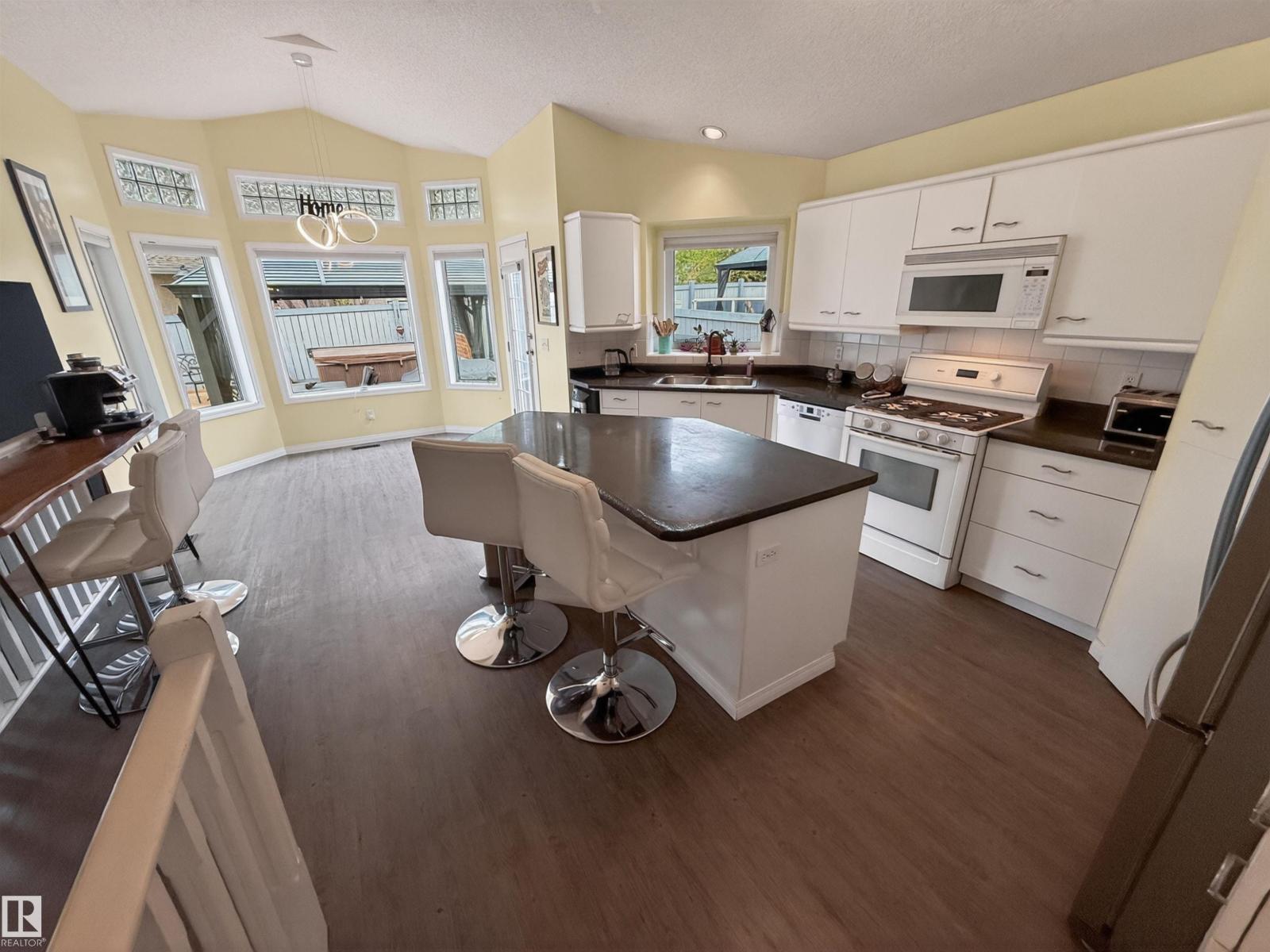 11 LACOMBE DR - 13