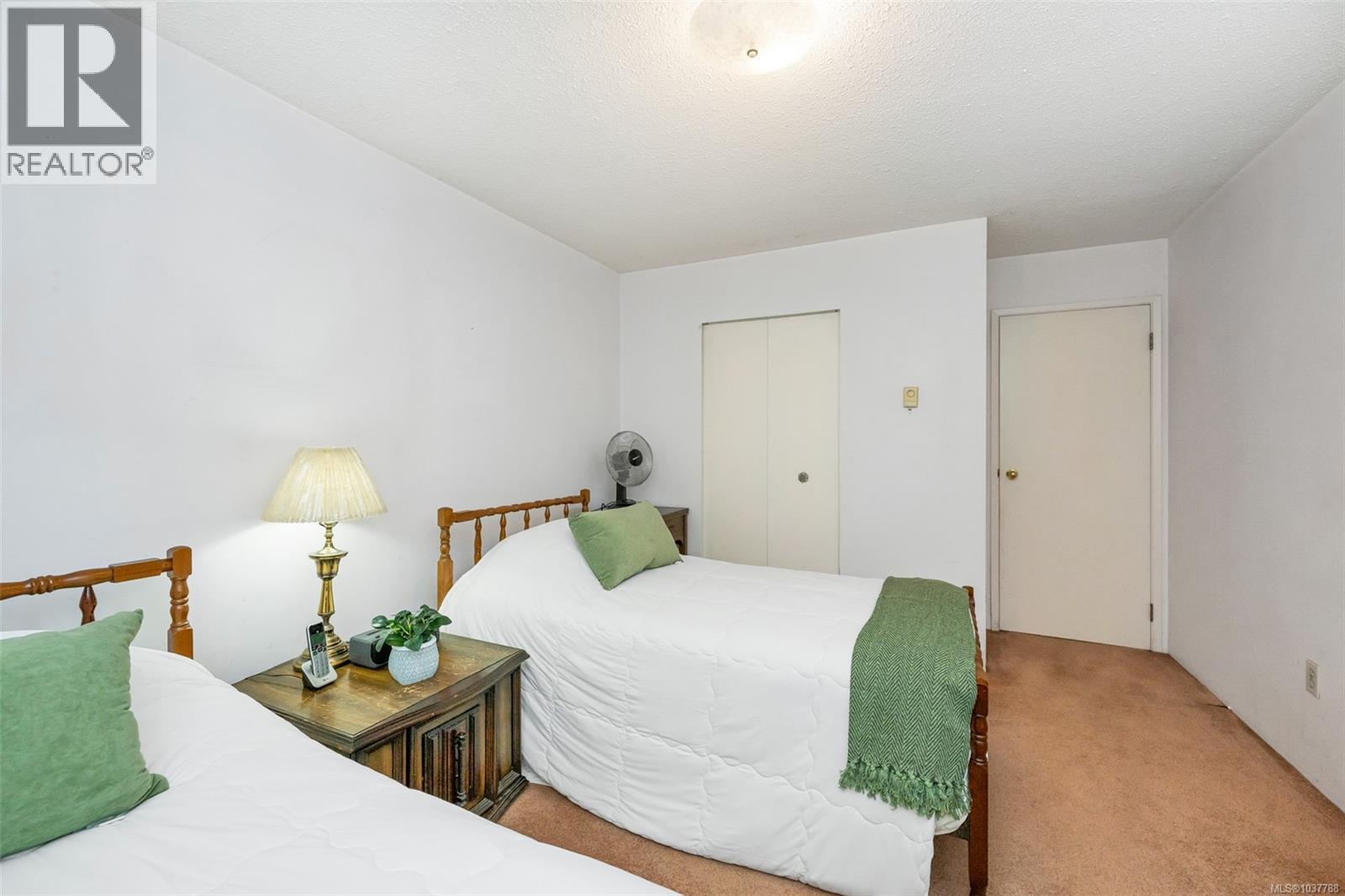 #103 1031 Burdett Ave N - 13