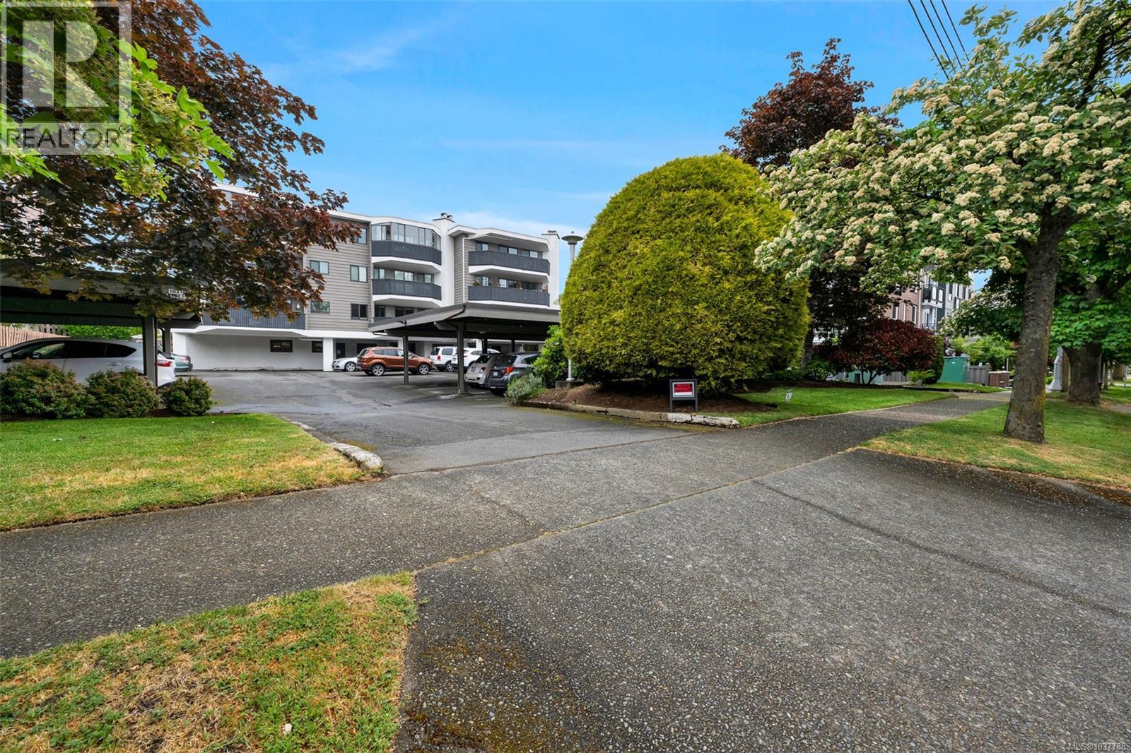 #103 1031 Burdett Ave N - 29