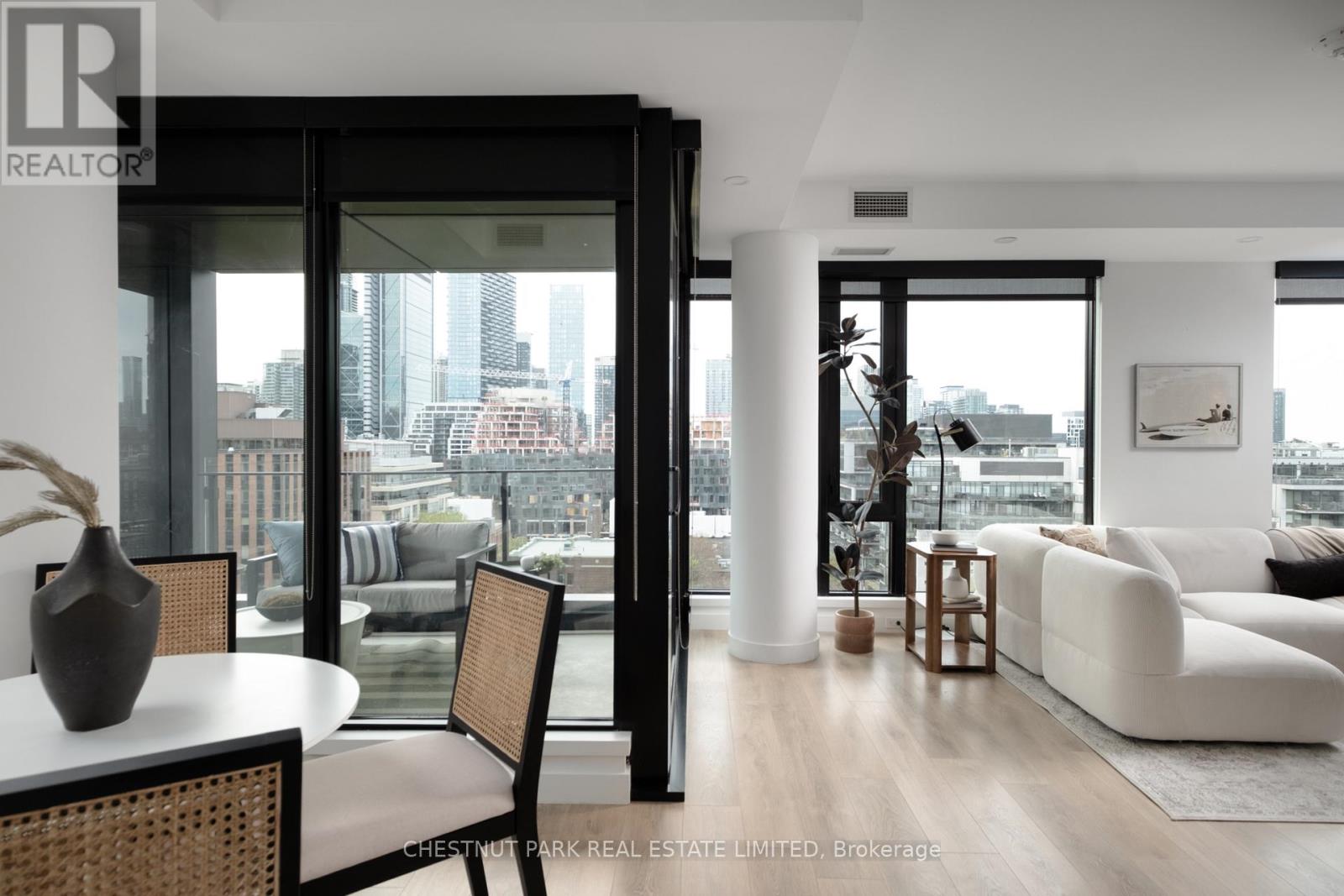 #926 505 RICHMOND STREET - 11